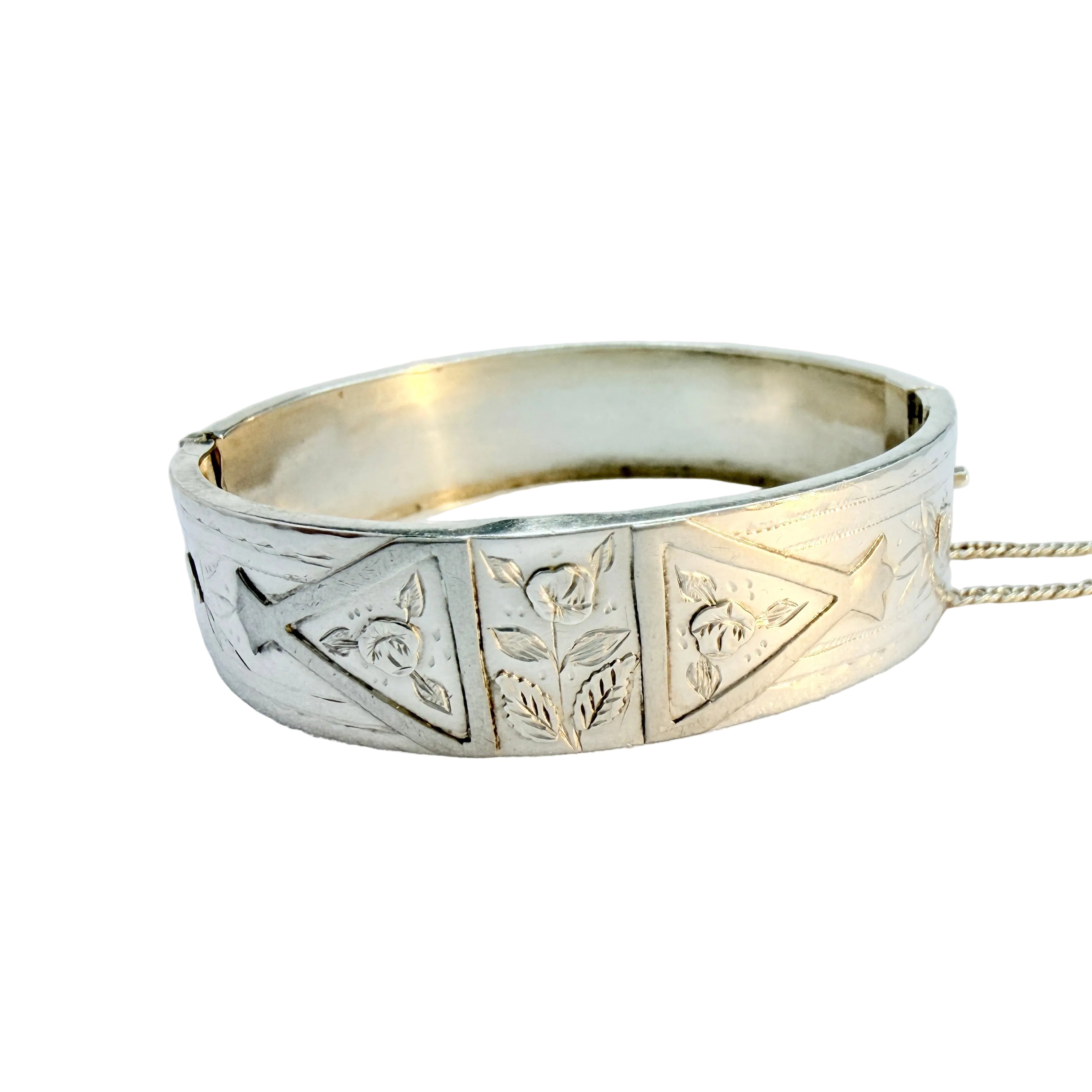 Vintage or Antique Solid Silver Hinged Bangle Bracelet. – T