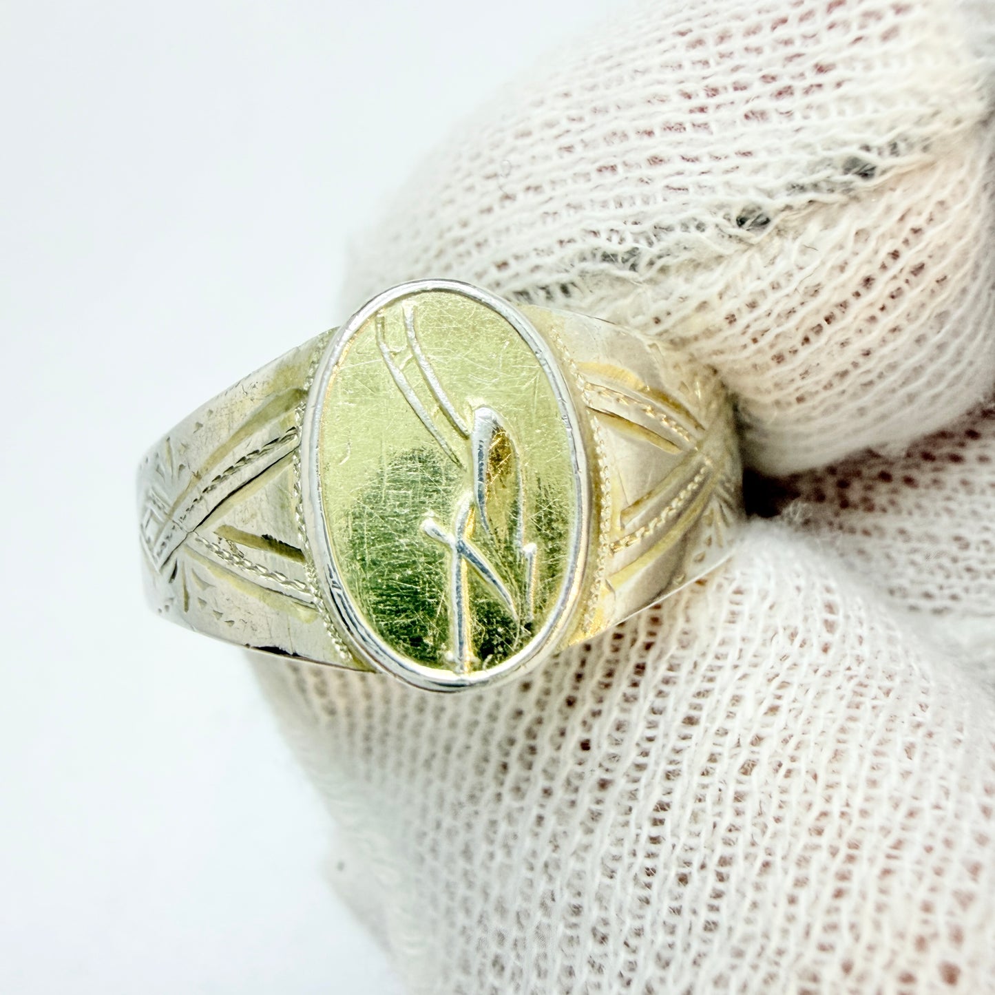 Sweden year 1900. Antique Solid Silver Men's Memory Signet Ring.