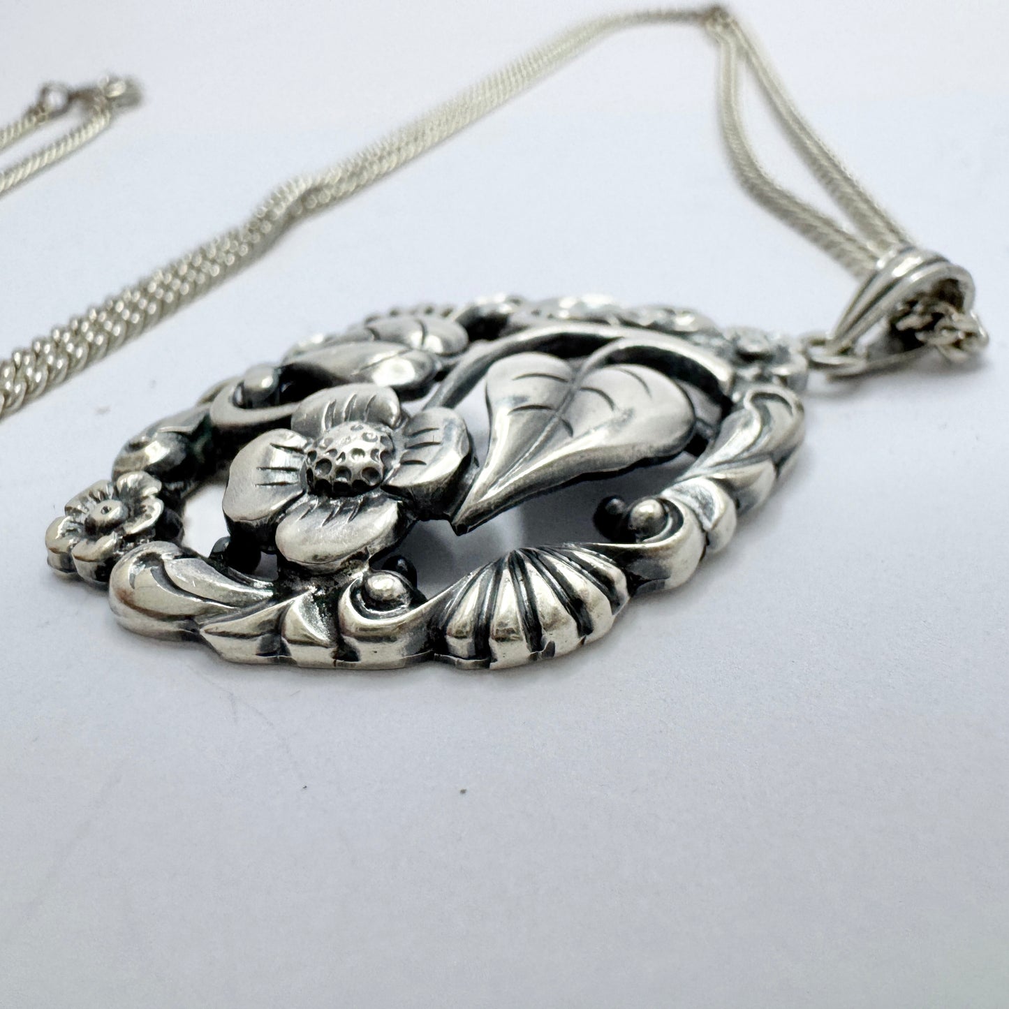 G Dahlgren, Sweden 1947. Vintage Sterling Silver Pendant Necklace.