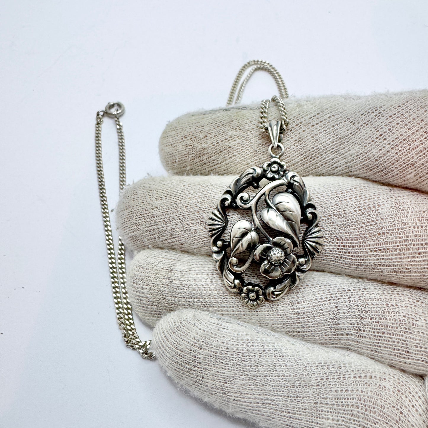 G Dahlgren, Sweden 1947. Vintage Sterling Silver Pendant Necklace.