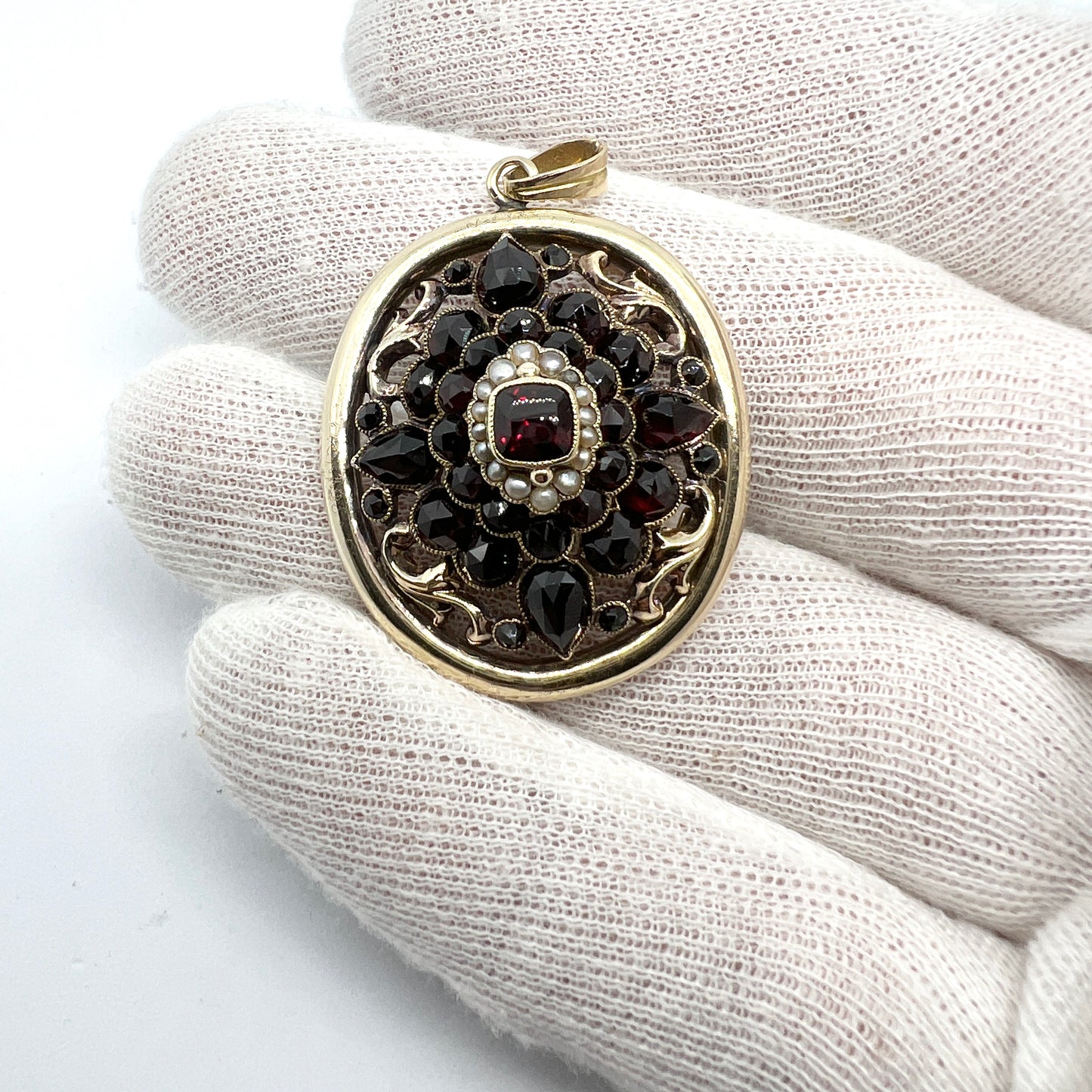 Antique c year 1900. 14k Gold Garnet Seed Pearl Pendant.