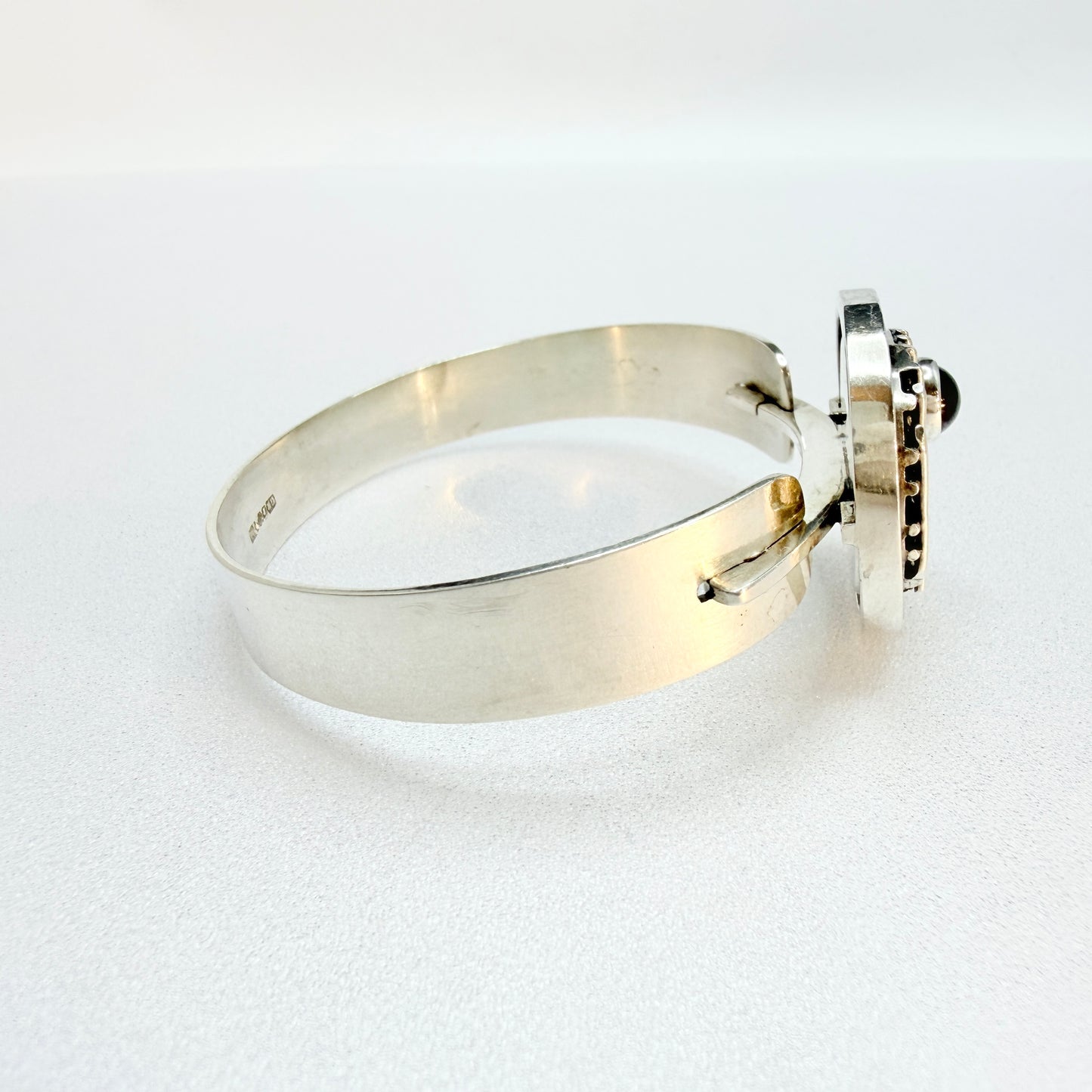 Rolf Kaplan for Kaplan Stockholm 1967. Vintage Sterling Silver Amethyst Hinged Bracelet.