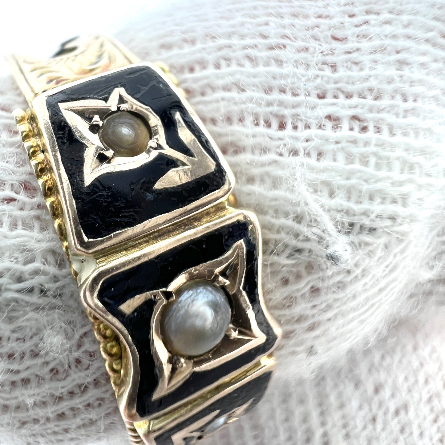 Chester year 1909. Antique 9k Gold Enamel Seed Pearl Mourning Ring.