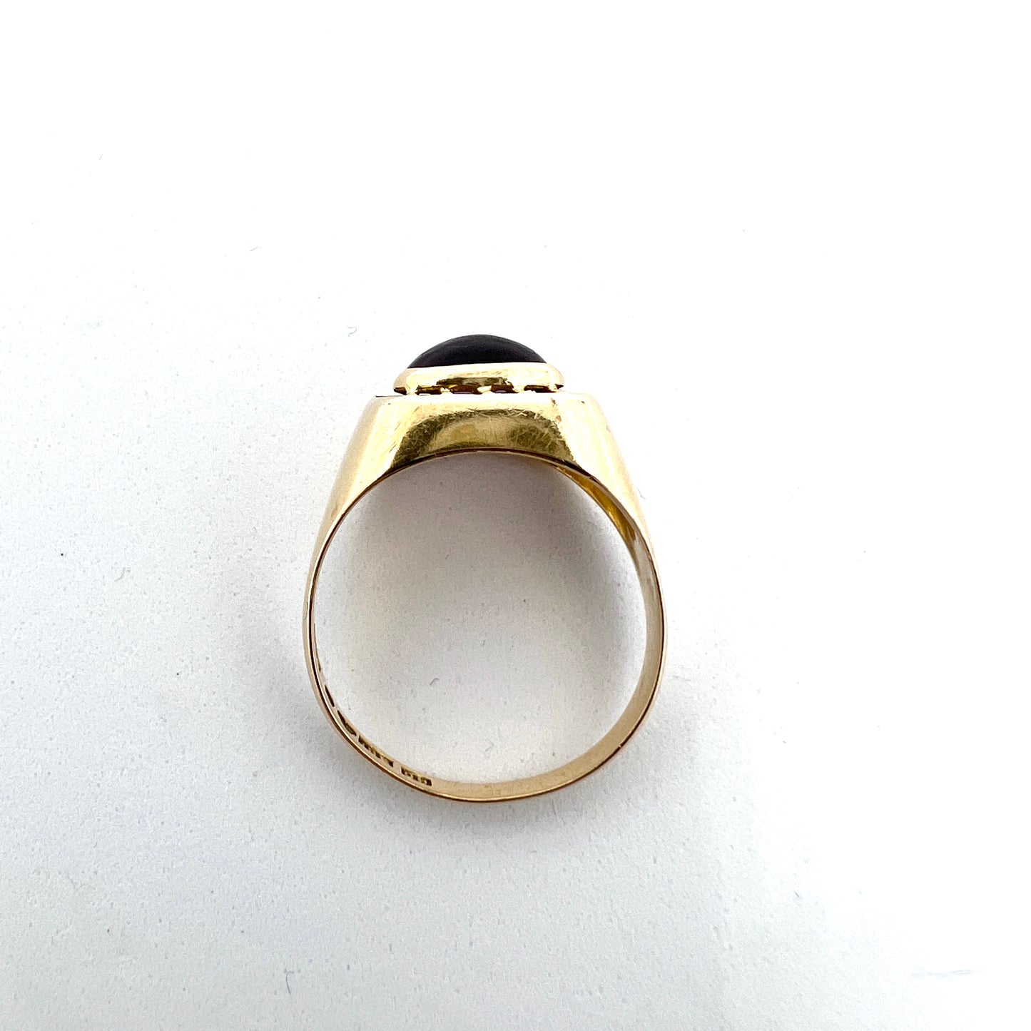 Brofod, Sweden 1964. Vintage Modernist 18k Gold Amethyst Ring.