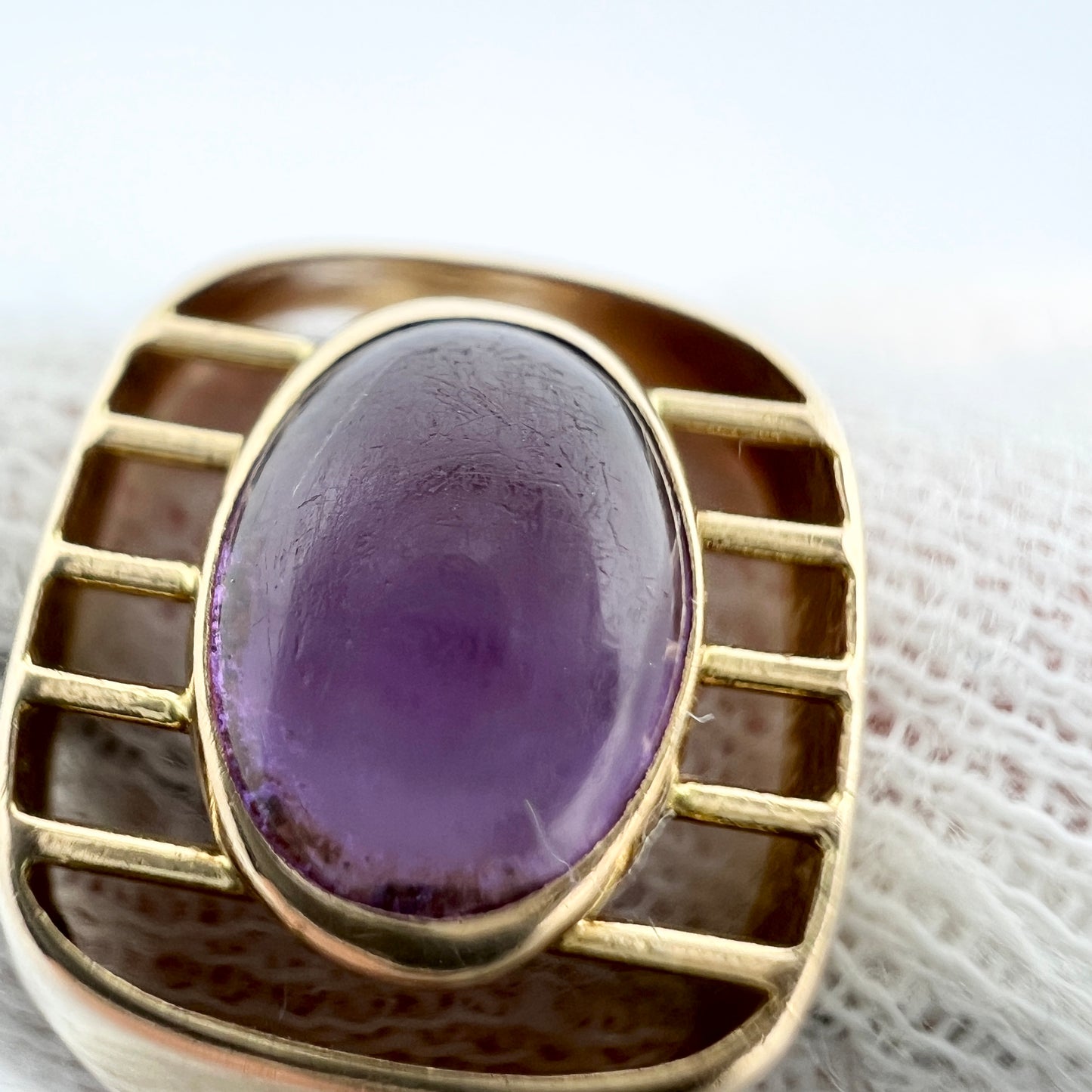 Brofod, Sweden 1964. Vintage Modernist 18k Gold Amethyst Ring.