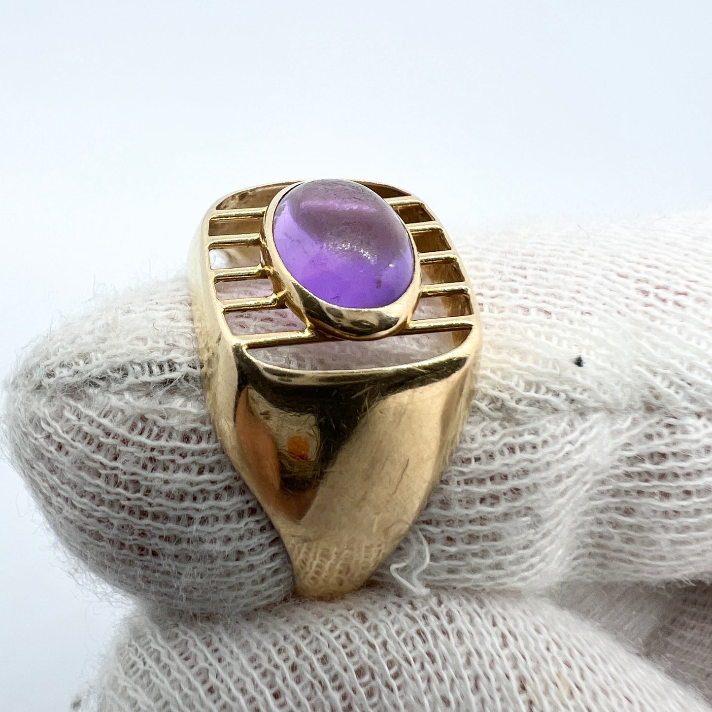 Brofod, Sweden 1964. Vintage Modernist 18k Gold Amethyst Ring.