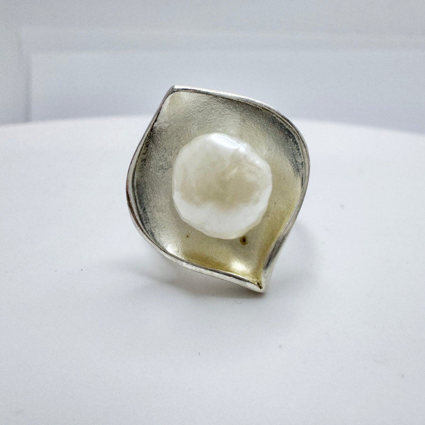 Bijou Jeunesse, Germany. Sterling Silver Pearl Ring.