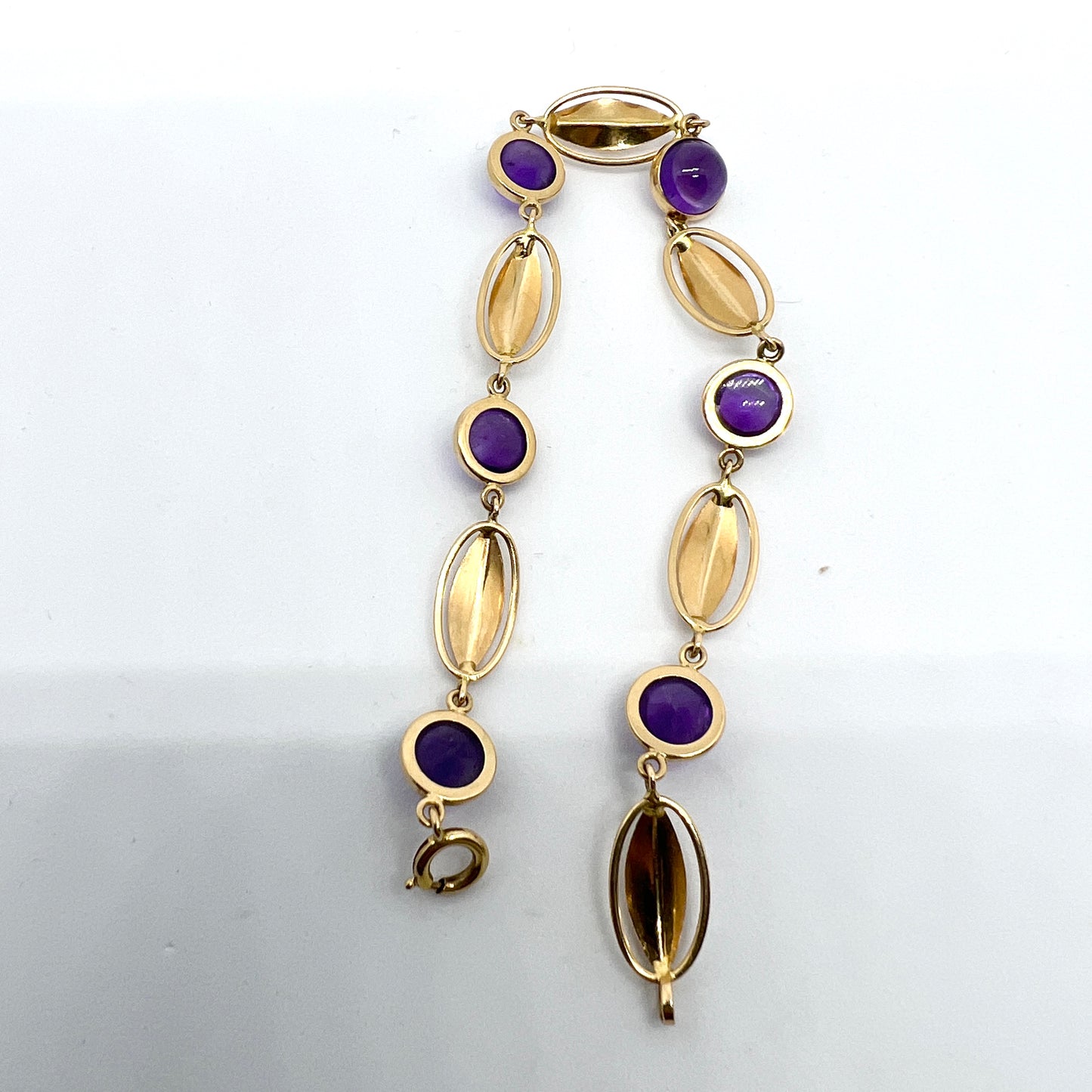 Ekström & Blohm, Sweden 1955. Vintage Mid-century 18k Gold Amethyst Bracelet.