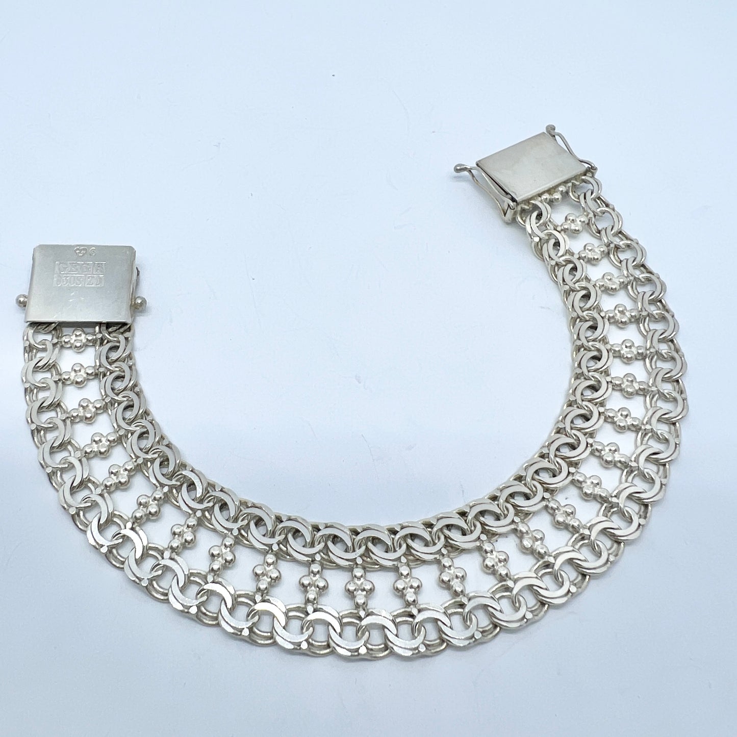 Göte Engström, Sweden 1974. Vintage Solid Silver Double Bismarck Bracelet.