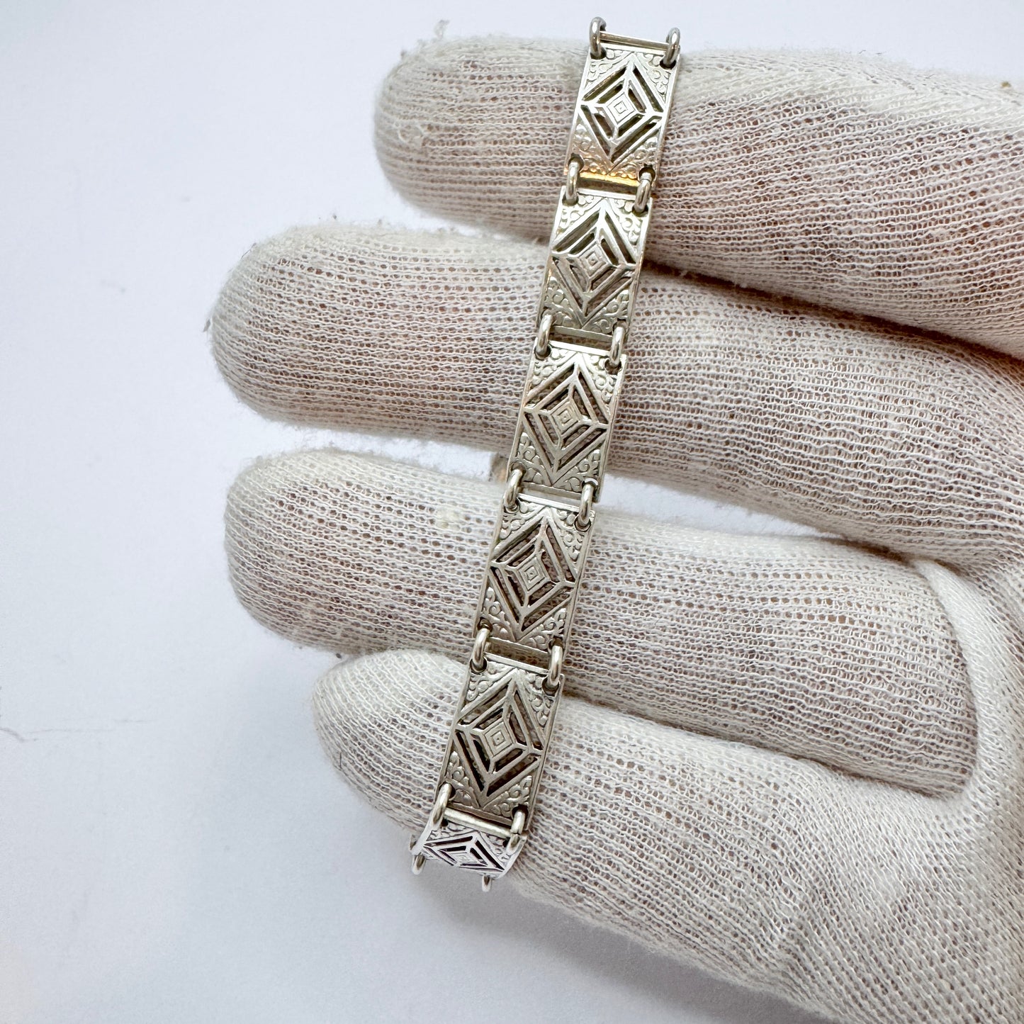Vintage Art Deco 935 Sterling Silver Bracelet.