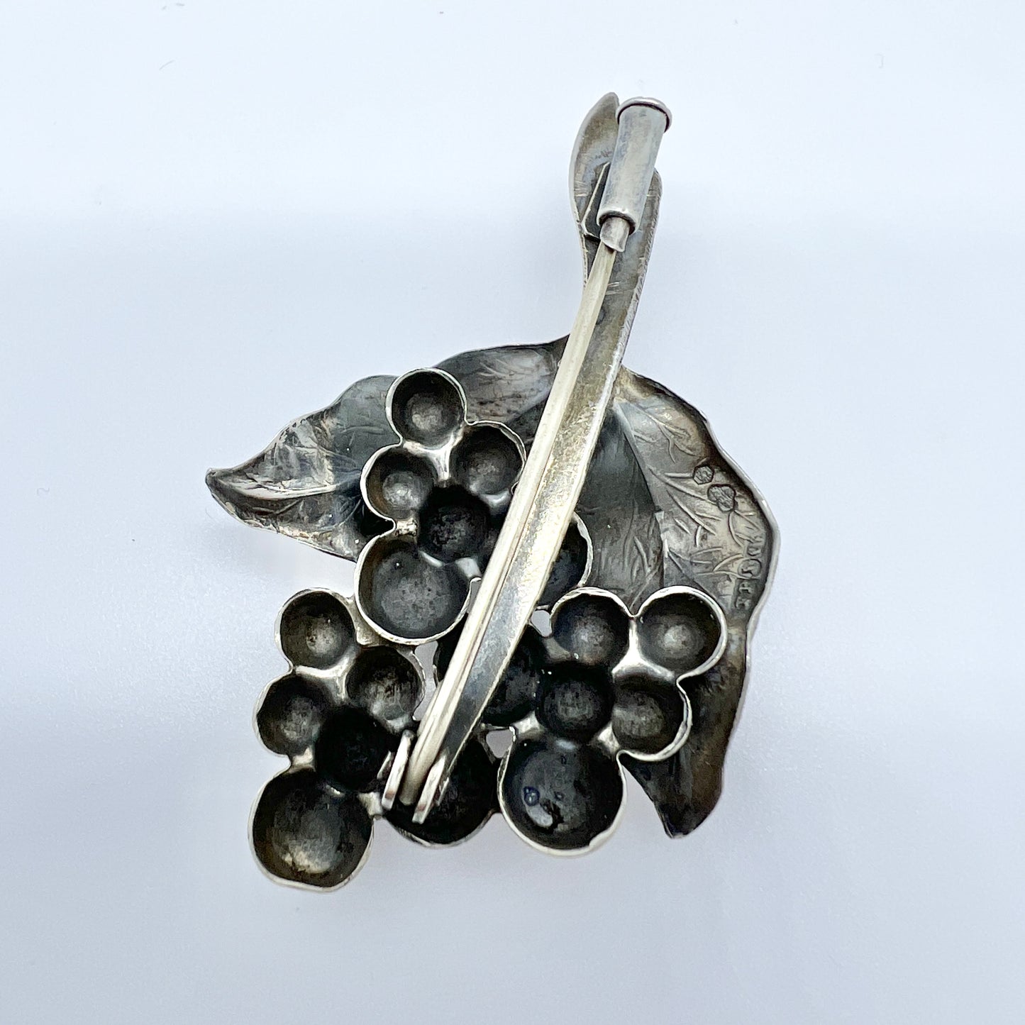 Pinco, Sweden 1953 Vintage Solid Silver Grape Cluster Brooch.