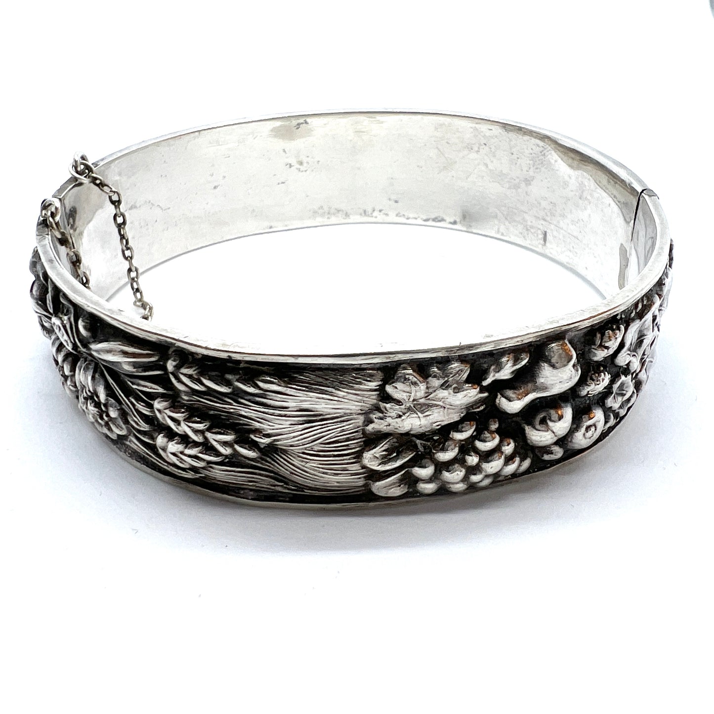 Portugal 1940s Mid Century 833 Silver Hinged  Flower Bangle Bracelet.