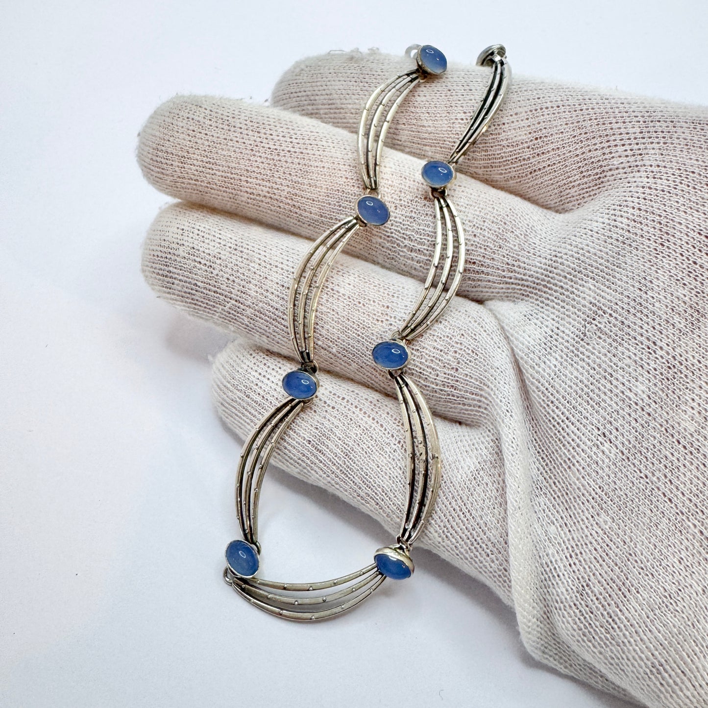 K&L-Kordes Lichtenfels, Germany c 1960s. Solid Silver Chalcedony Necklace.