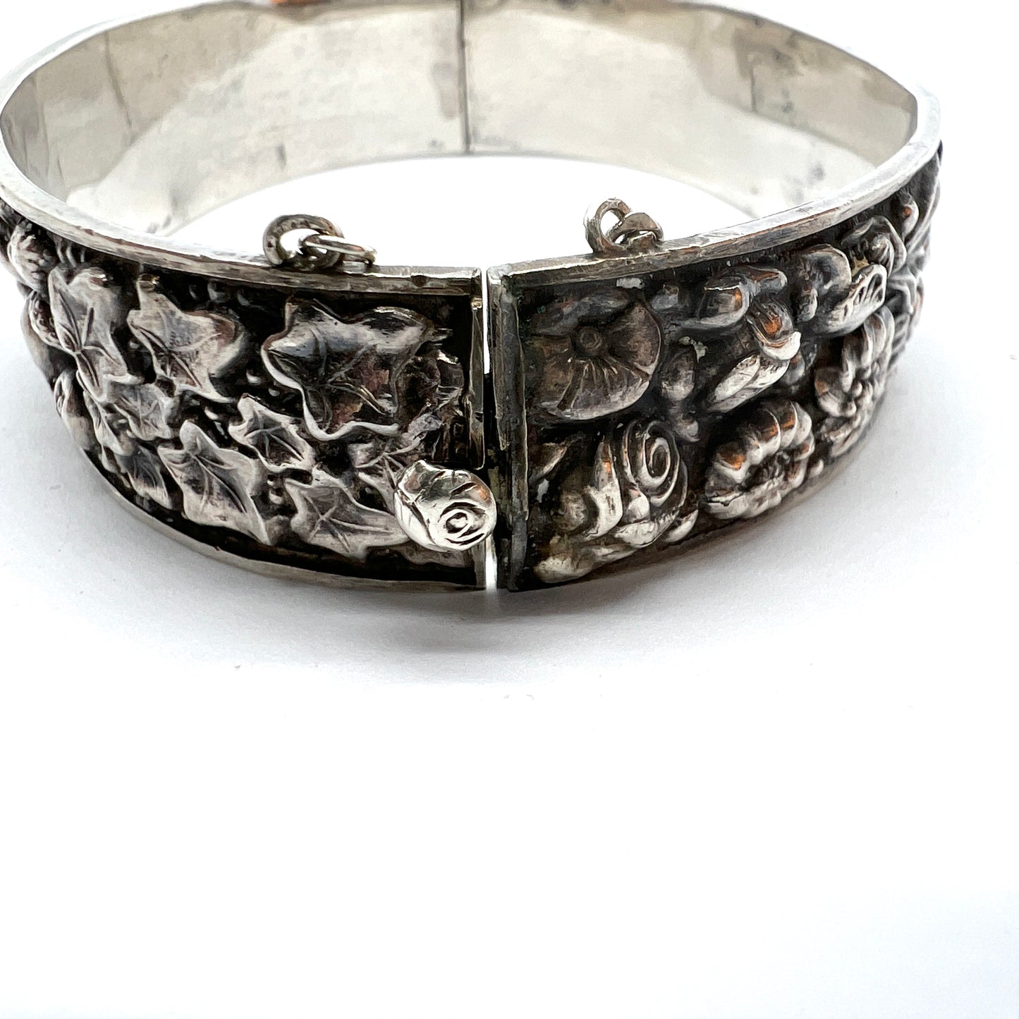 Portugal 1940s Mid Century 833 Silver Hinged  Flower Bangle Bracelet.