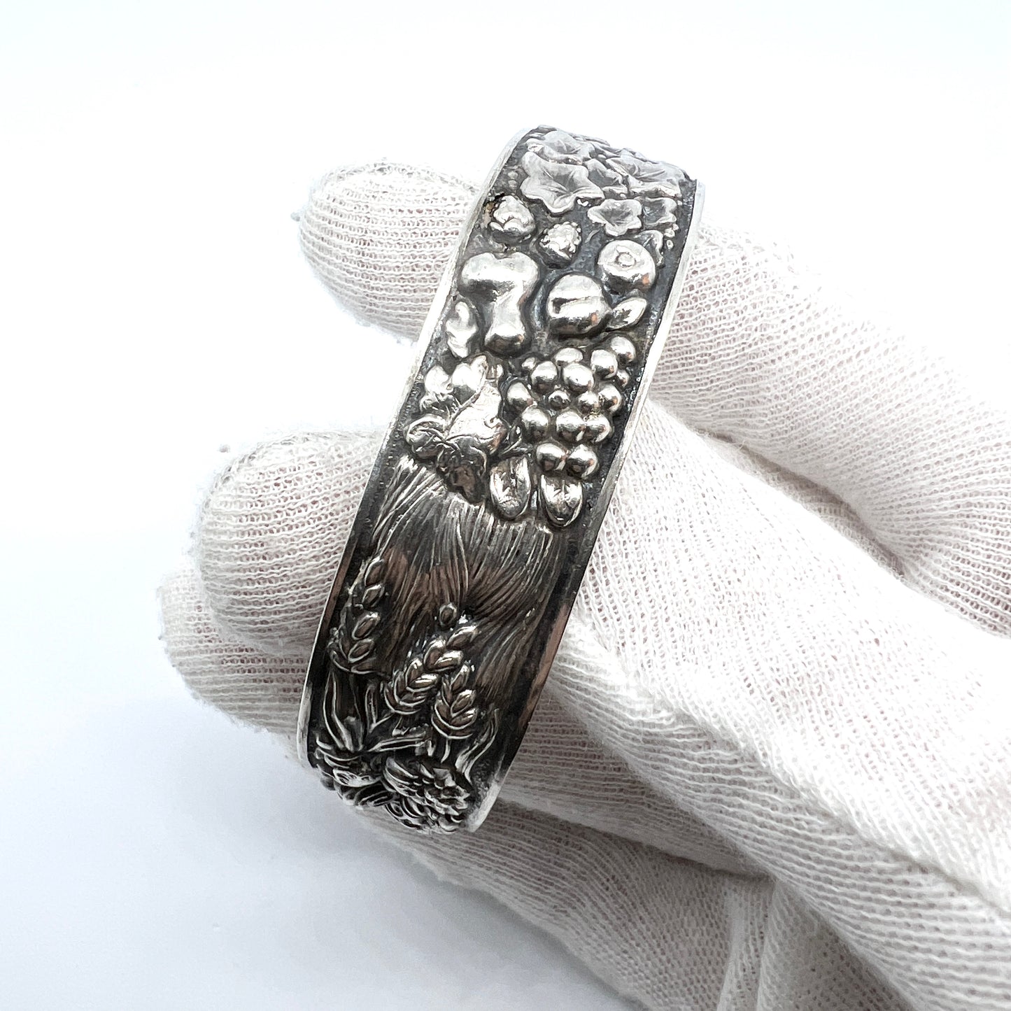 Portugal 1940s Mid Century 833 Silver Hinged  Flower Bangle Bracelet.