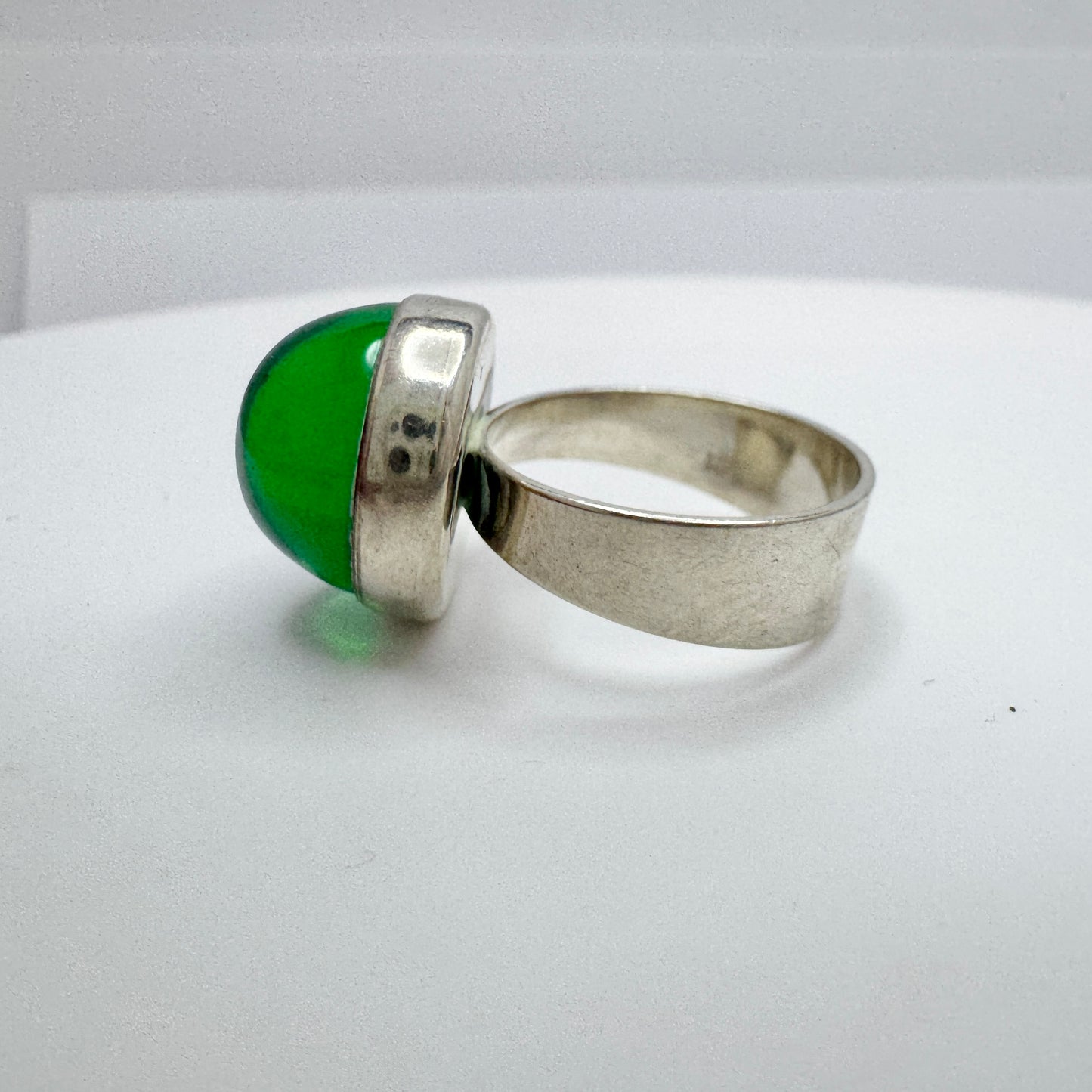 Ostsee-schmuck, Germany c 1960-70s. Vintage Solid Silver Green Paste Ring