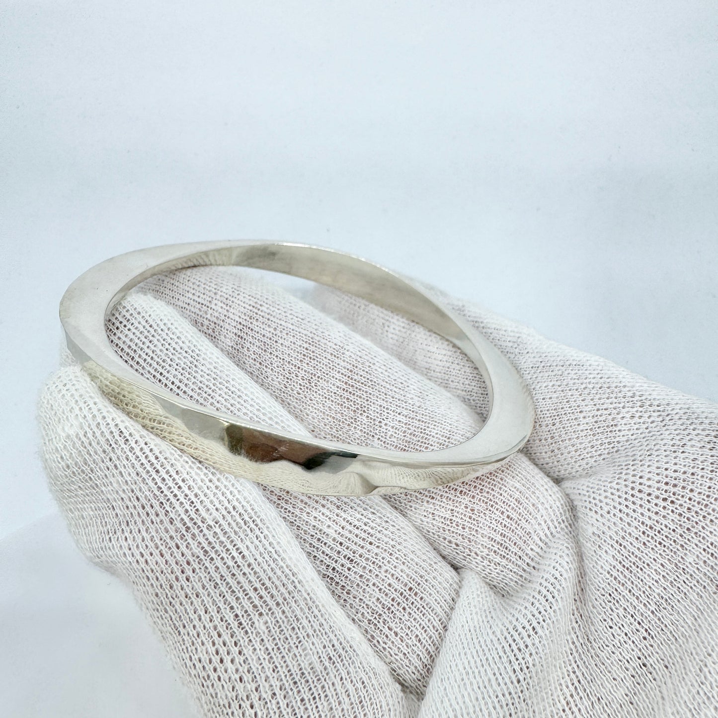 Tone Vigeland, for Plus Studios Norway 1960s Hammered Sterling Silver Bangle