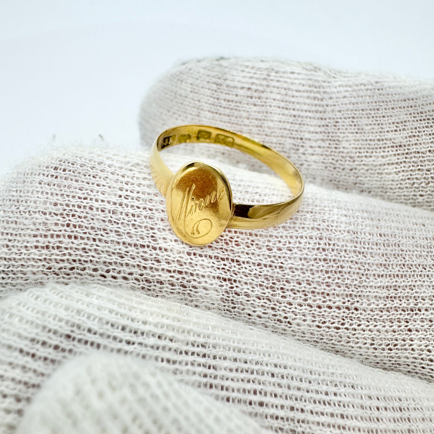 Sweden year 1900. Antique 18k Gold Memory Ring.