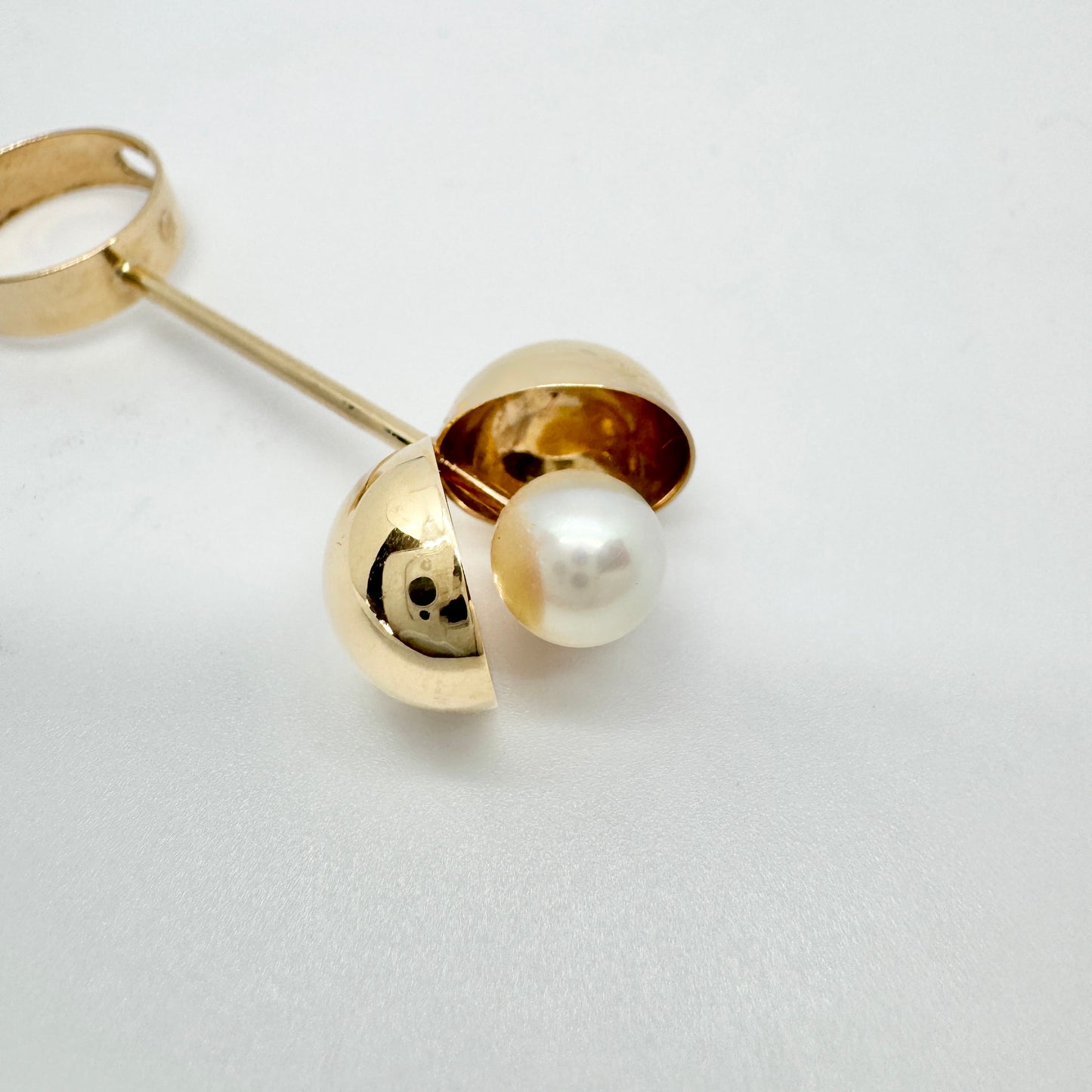 Olli Auvinen, for N Westerback Finland 1968. Vintage 14k Gold Pearl Pendant.