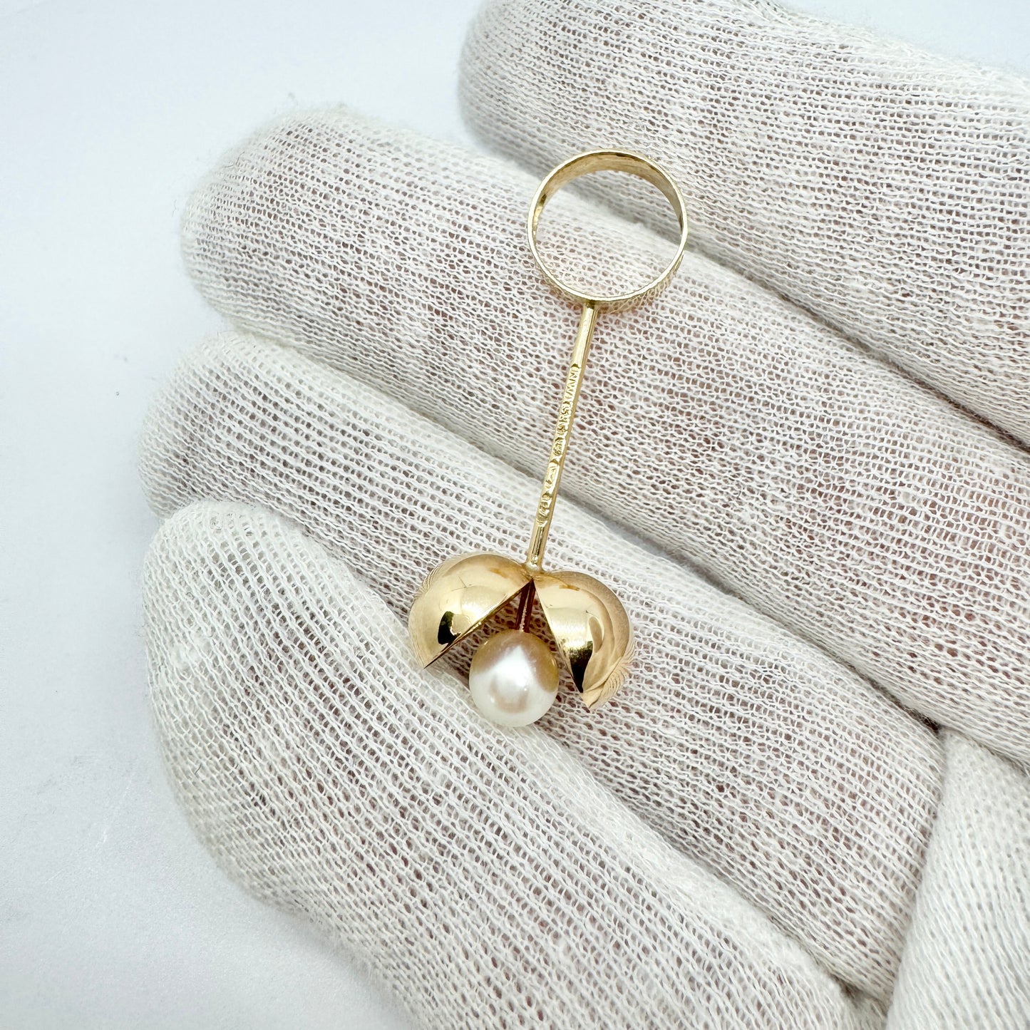 Olli Auvinen, for N Westerback Finland 1968. Vintage 14k Gold Pearl Pendant.