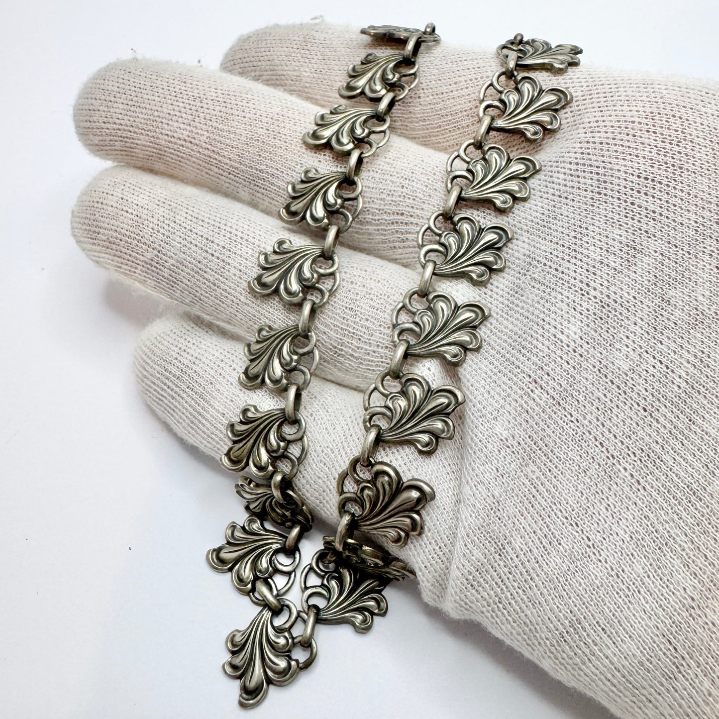 Vintage 1940-50s. Solid Silver Necklace.