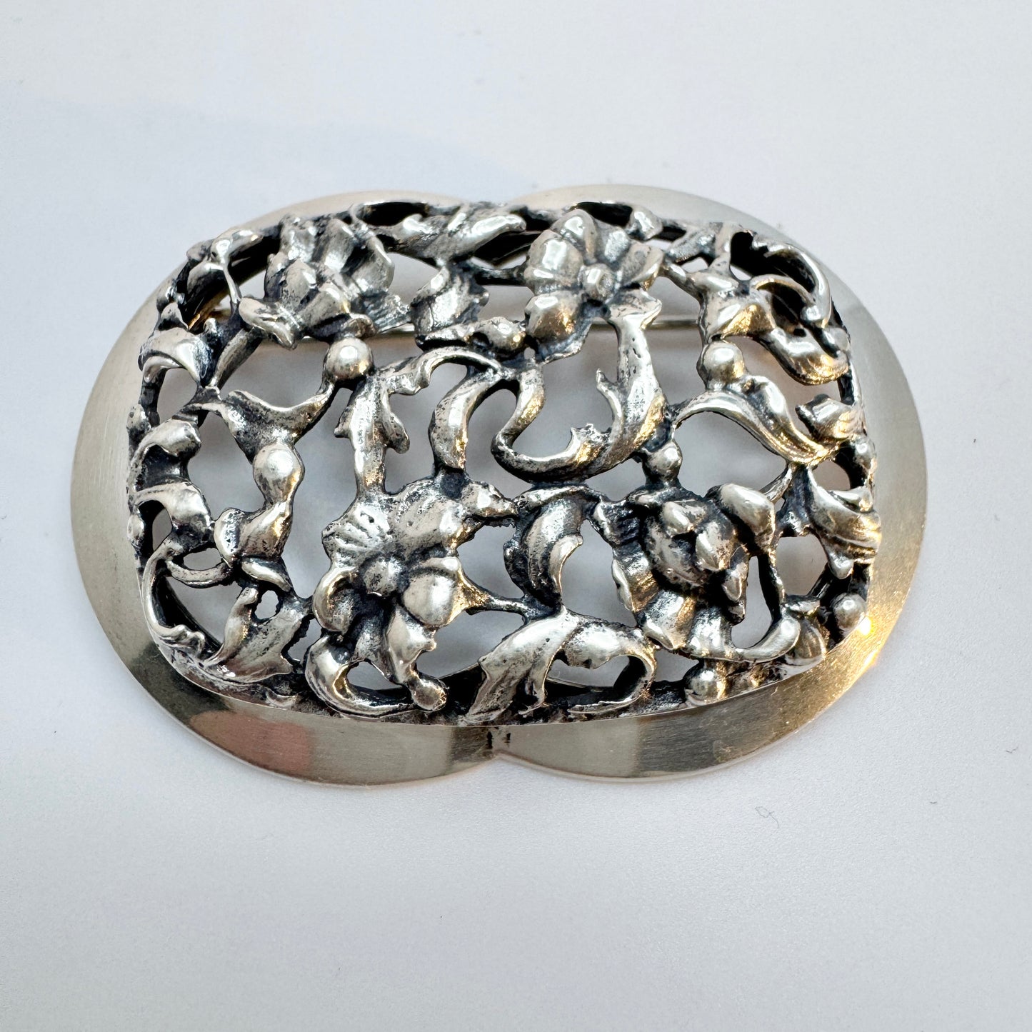 Kaplan, Stockholm Sweden 1967. Vintage Solid Silver Floral Brooch.