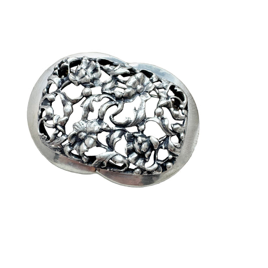 Kaplan, Stockholm Sweden 1967. Vintage Solid Silver Floral Brooch.