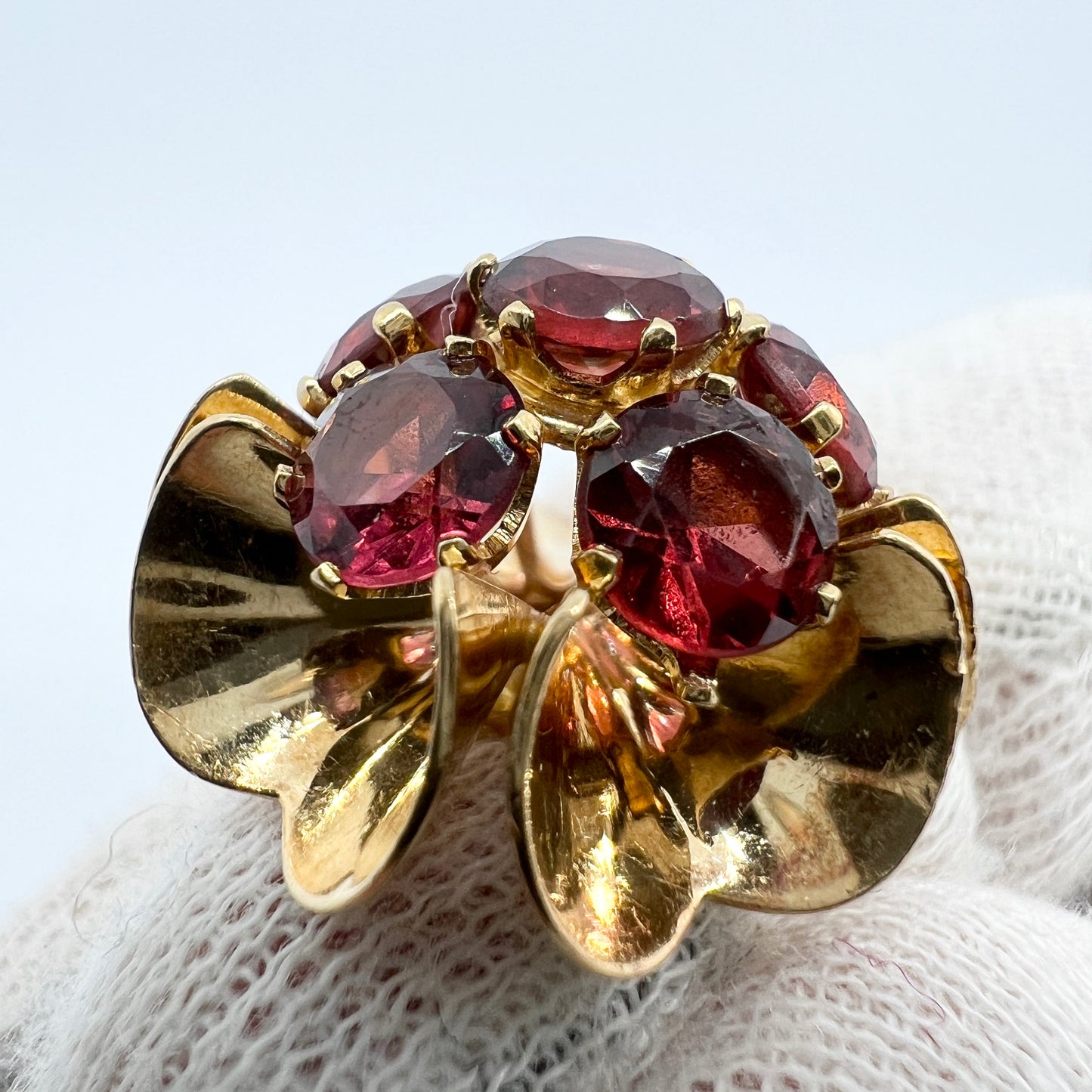 O Pettersson, Sweden year 1975, Vintage 18k Gold Garnet Ring.