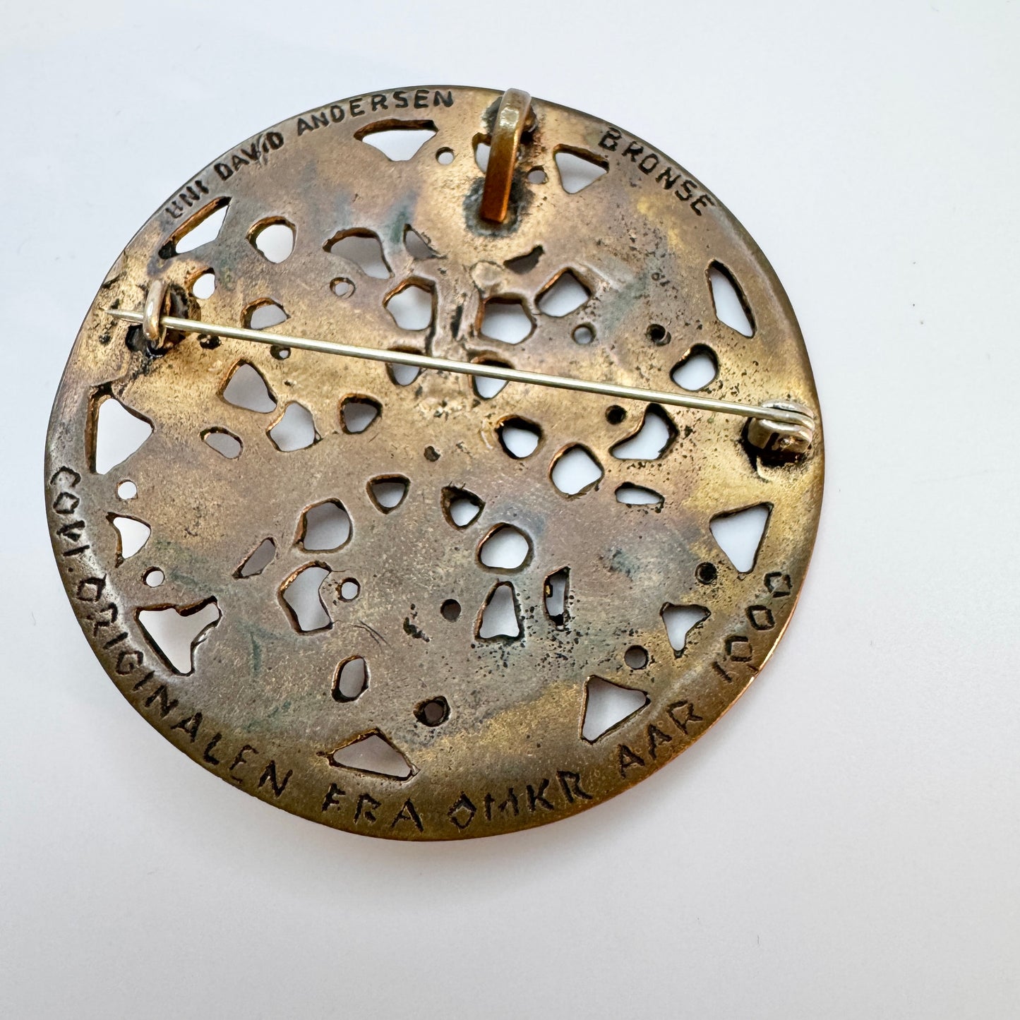 UNI David-Andersen, Norway. Large Bonze Viking Copy Brooch Pendant.