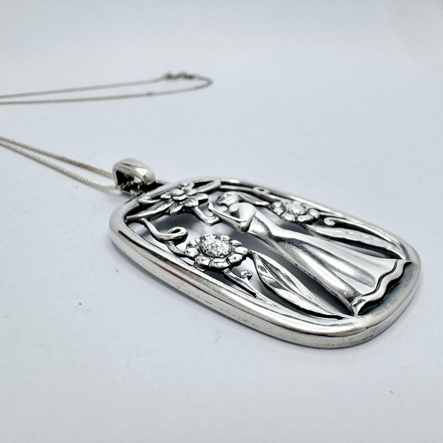 G Dahlgren, Sweden year 1950. Vintage Sterling Silver Pendant + Chain.