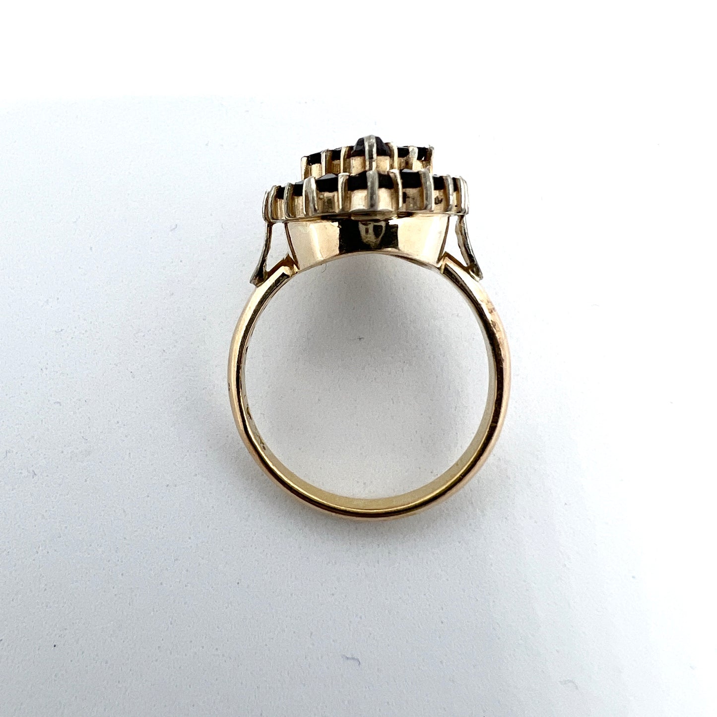 Austria c 1930-40s. Vintage 18k Silver Gold Garnet Ring.