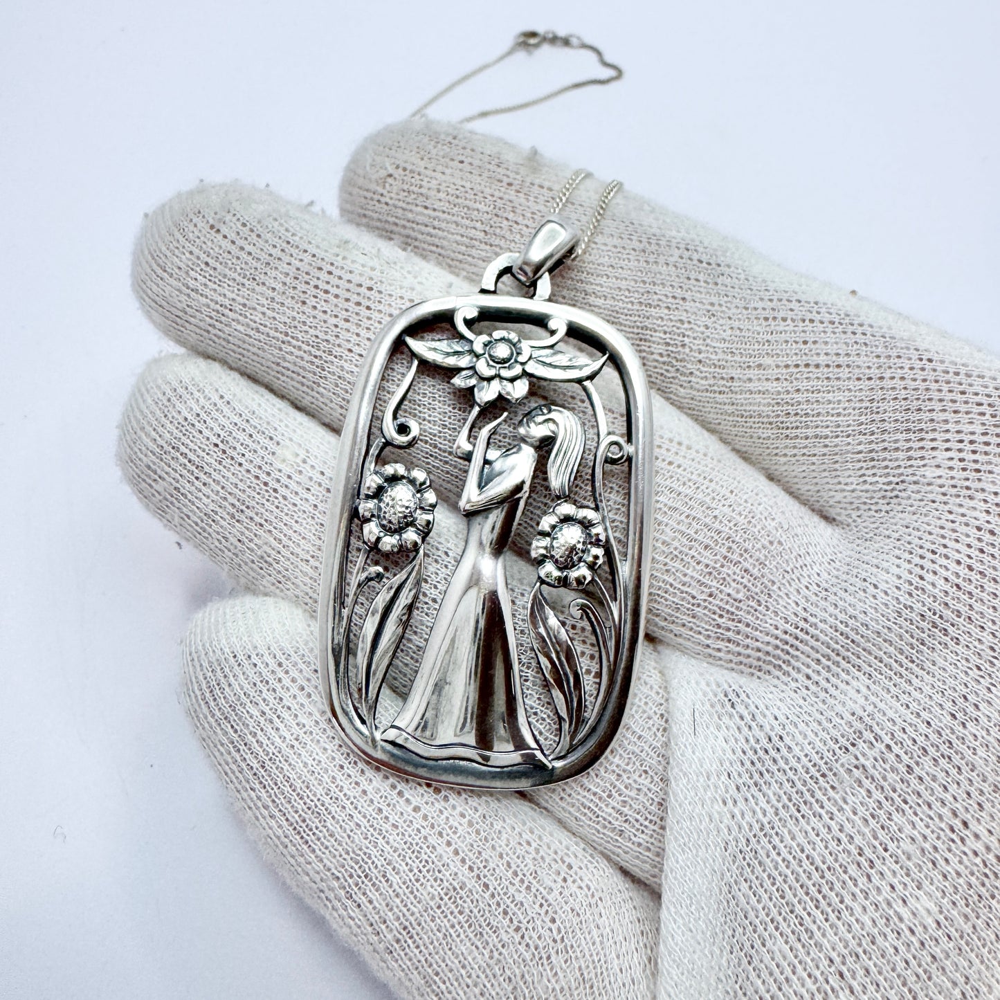 G Dahlgren, Sweden year 1950. Vintage Sterling Silver Pendant + Chain.