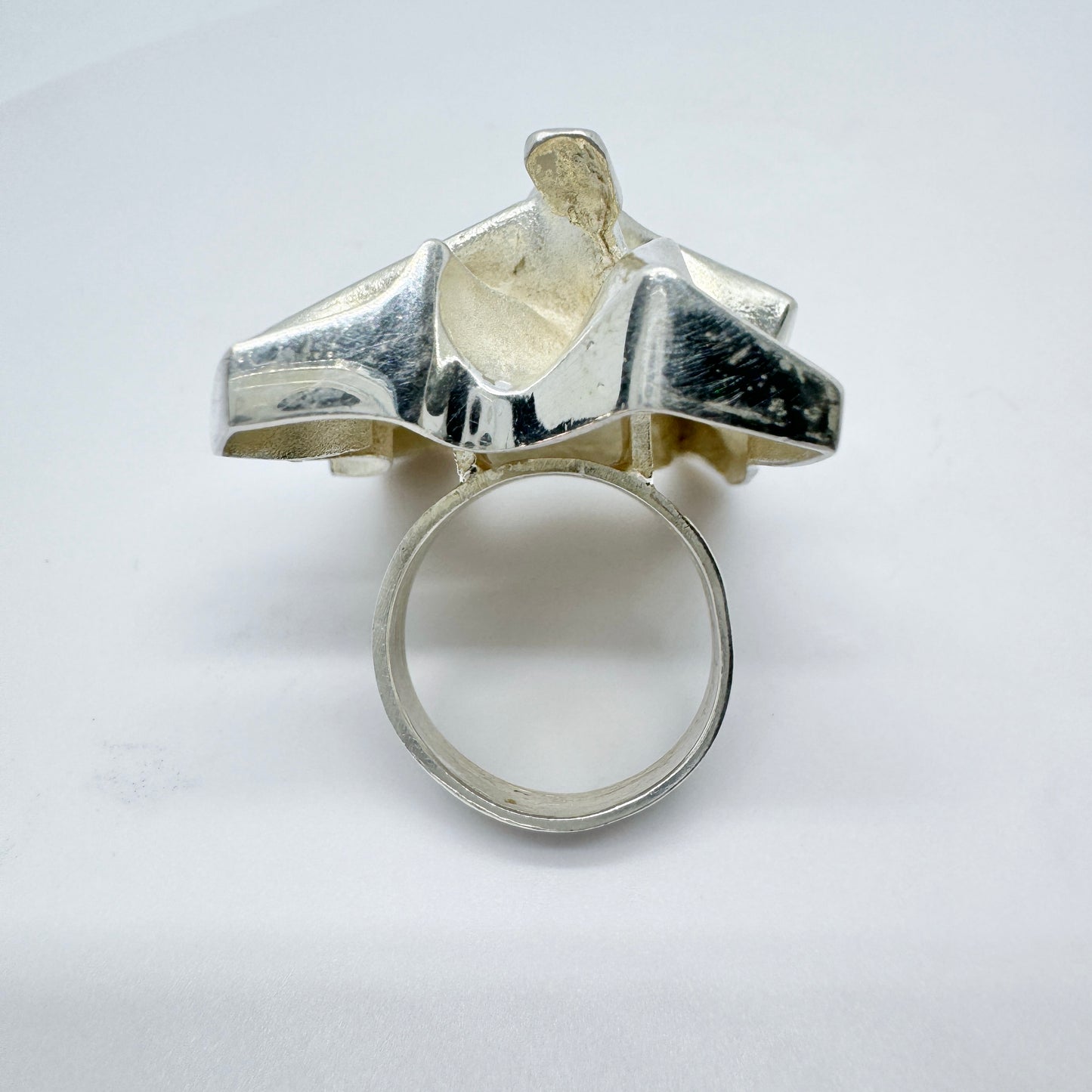 Matti J Hyvärinen, Finland 1972 Vintage Very Large Modernist Ring. Sterling Silver.