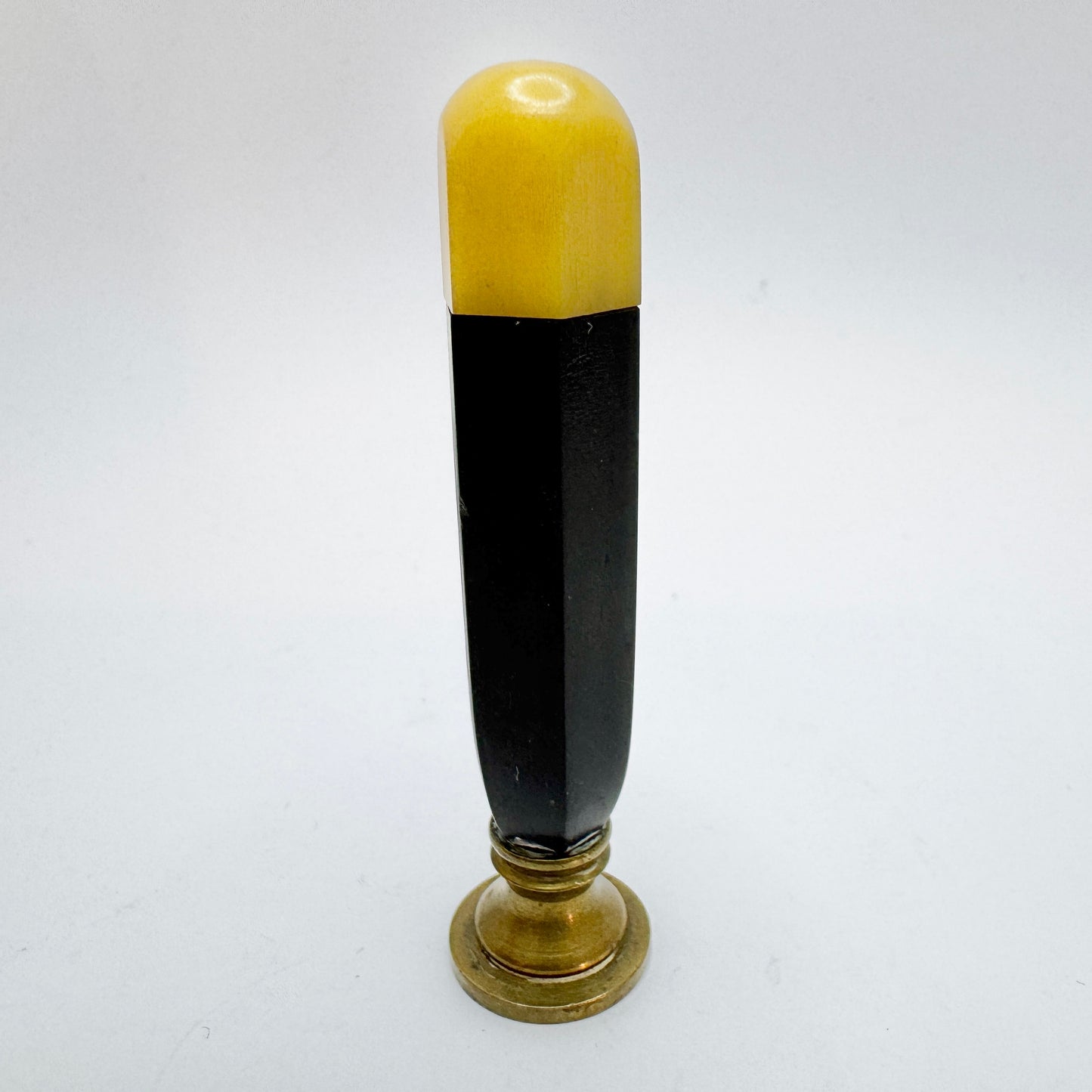 Vintage c 1930s Bakelite Wax Seal Stamp "TK"