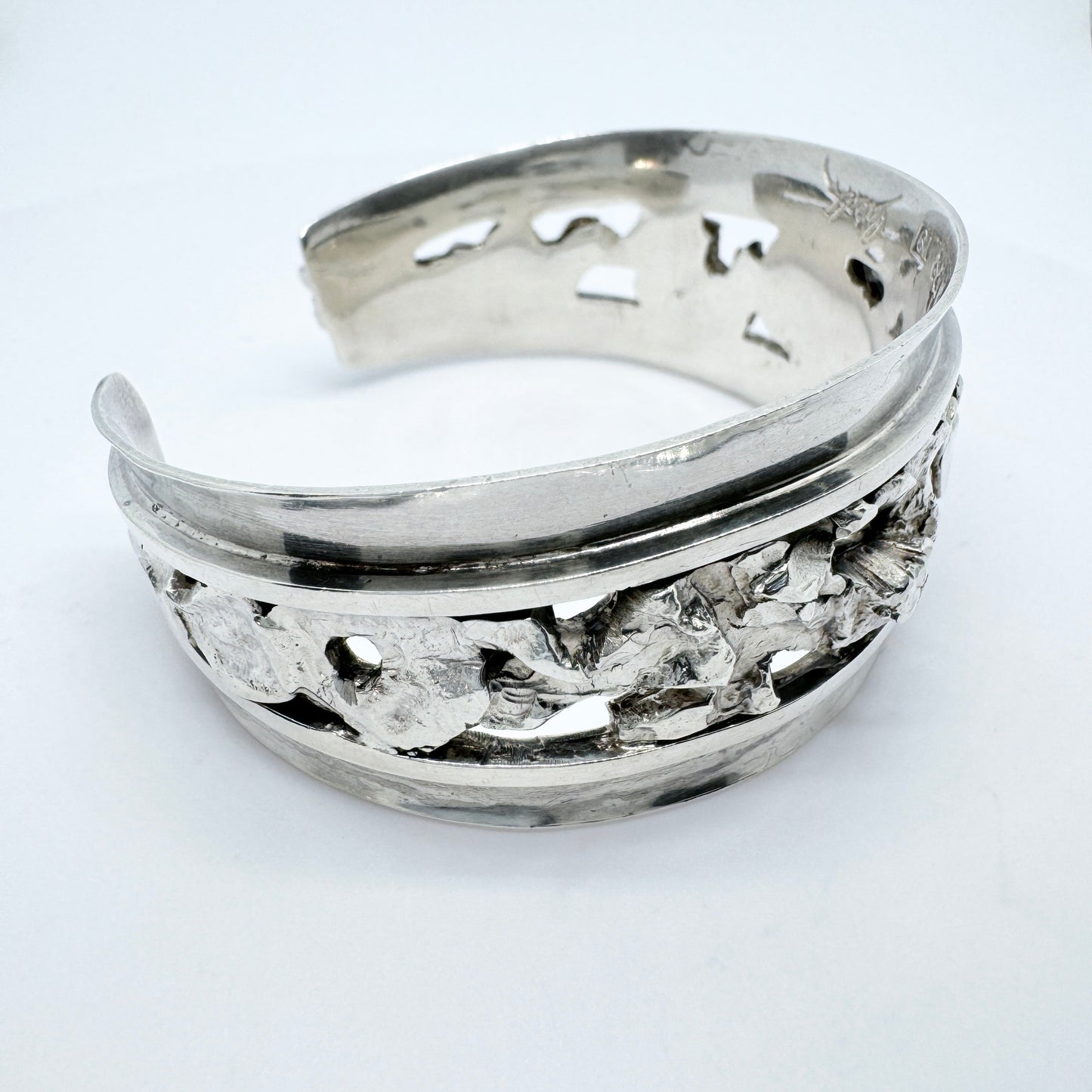 Claes E Giertta, Sweden 1971 Chunky Vintage Modernist Sterling Silver Cuff Bracelet. Signed.