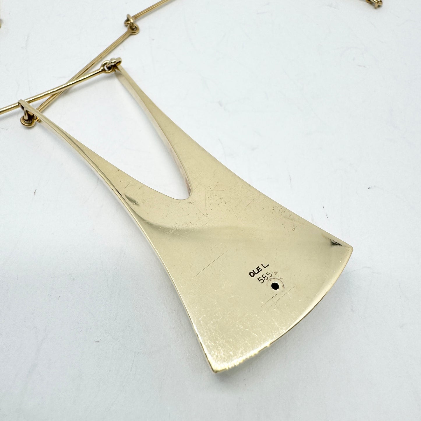 Ole Lynggaard, Denmark 1960-70s. Vintage 14k Gold Pendant Necklace.