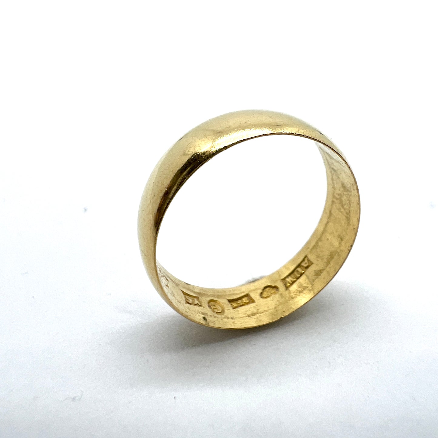 Wahlberg, Sweden 1901. Antique 23K Gold Band Ring.