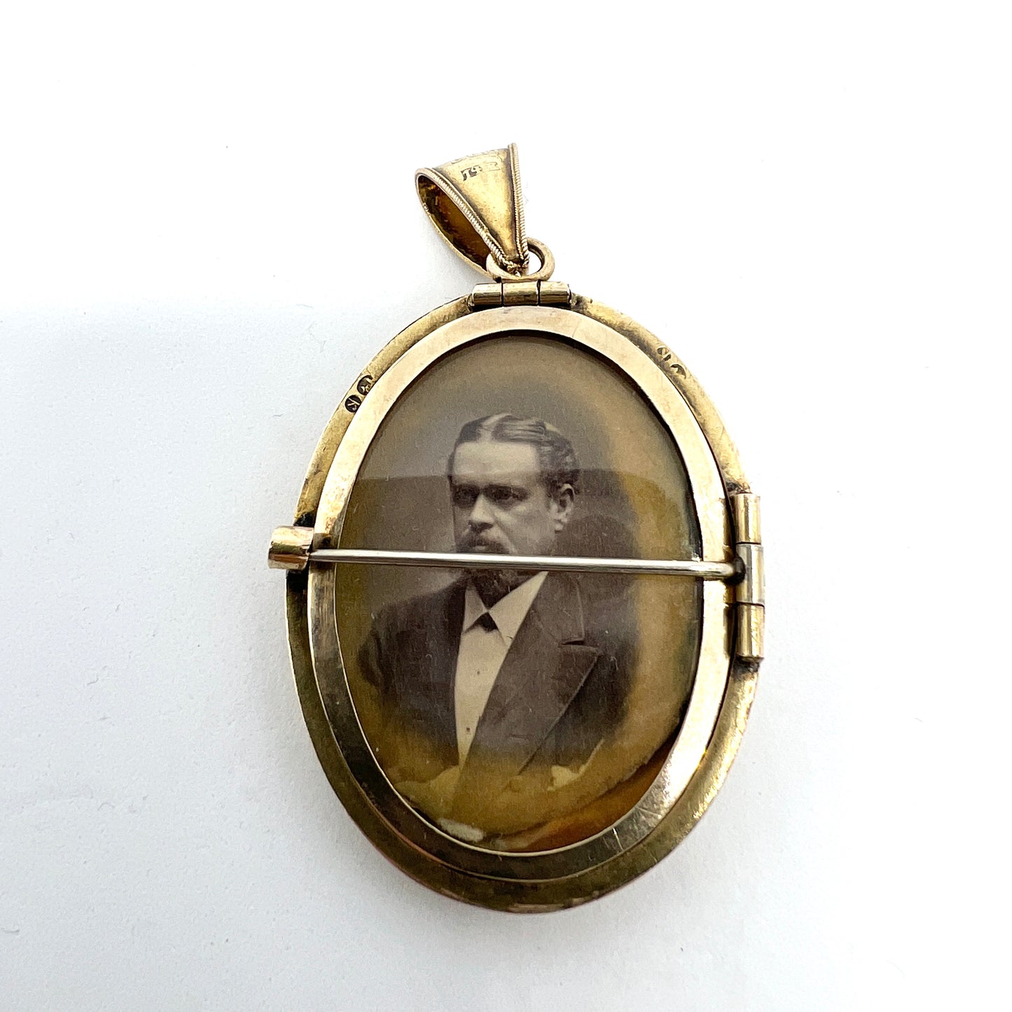 C.L.P Denmark c year 1900. Antique Jugendstil 14k Gold Locket Pendant.