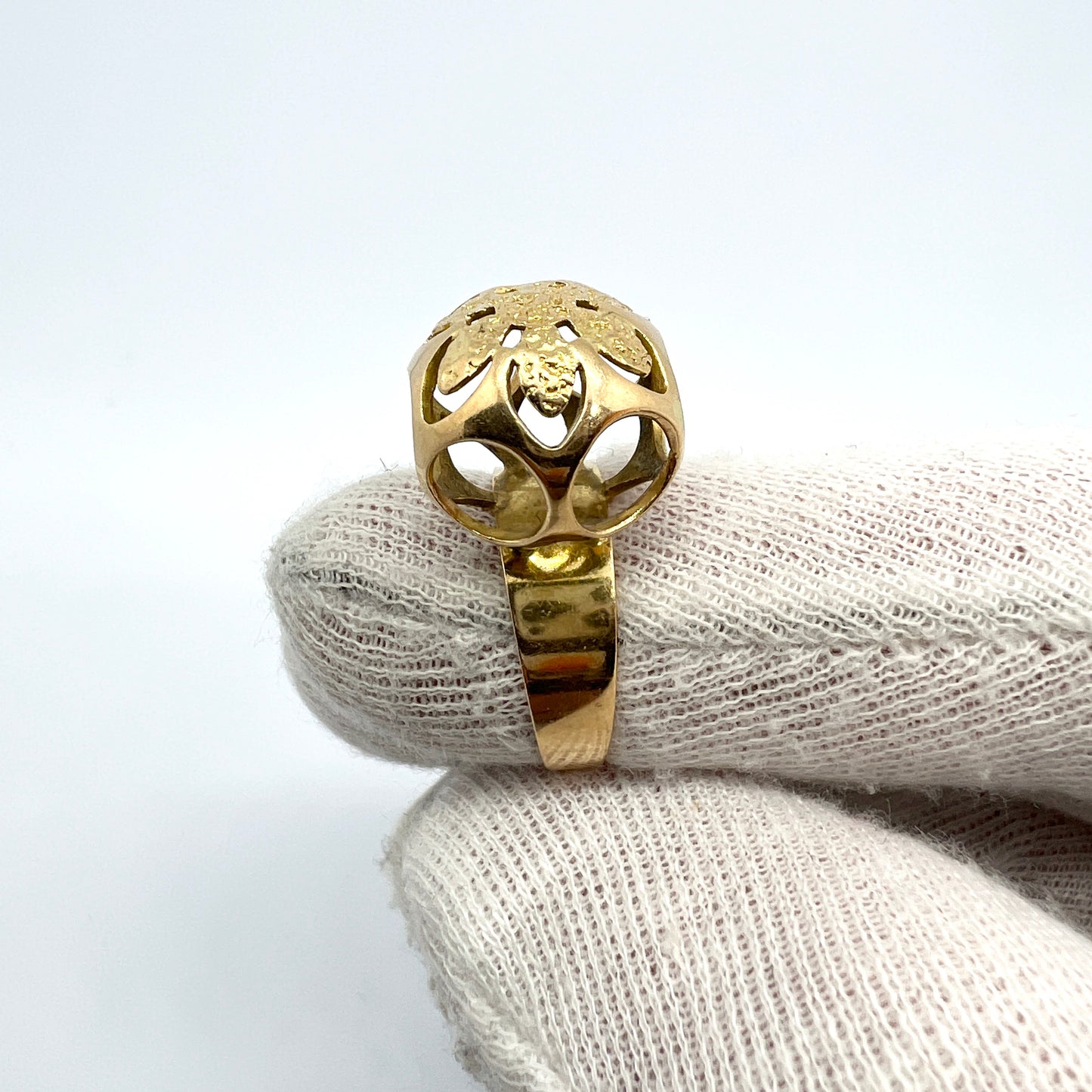 ALTON, Sweden 1972. Vintage  18k Gold Sphere Flower Power Ring.