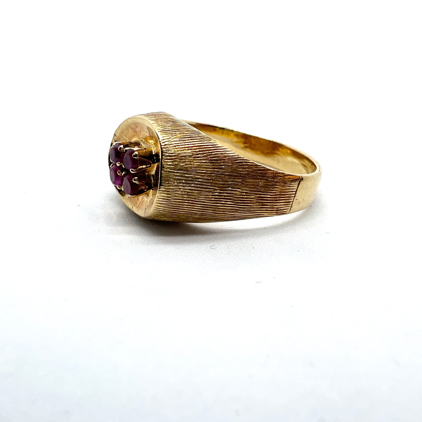 GARAVELLI ALDO, Italy c 1940s. Vintage 18k Gold Ruby Ring