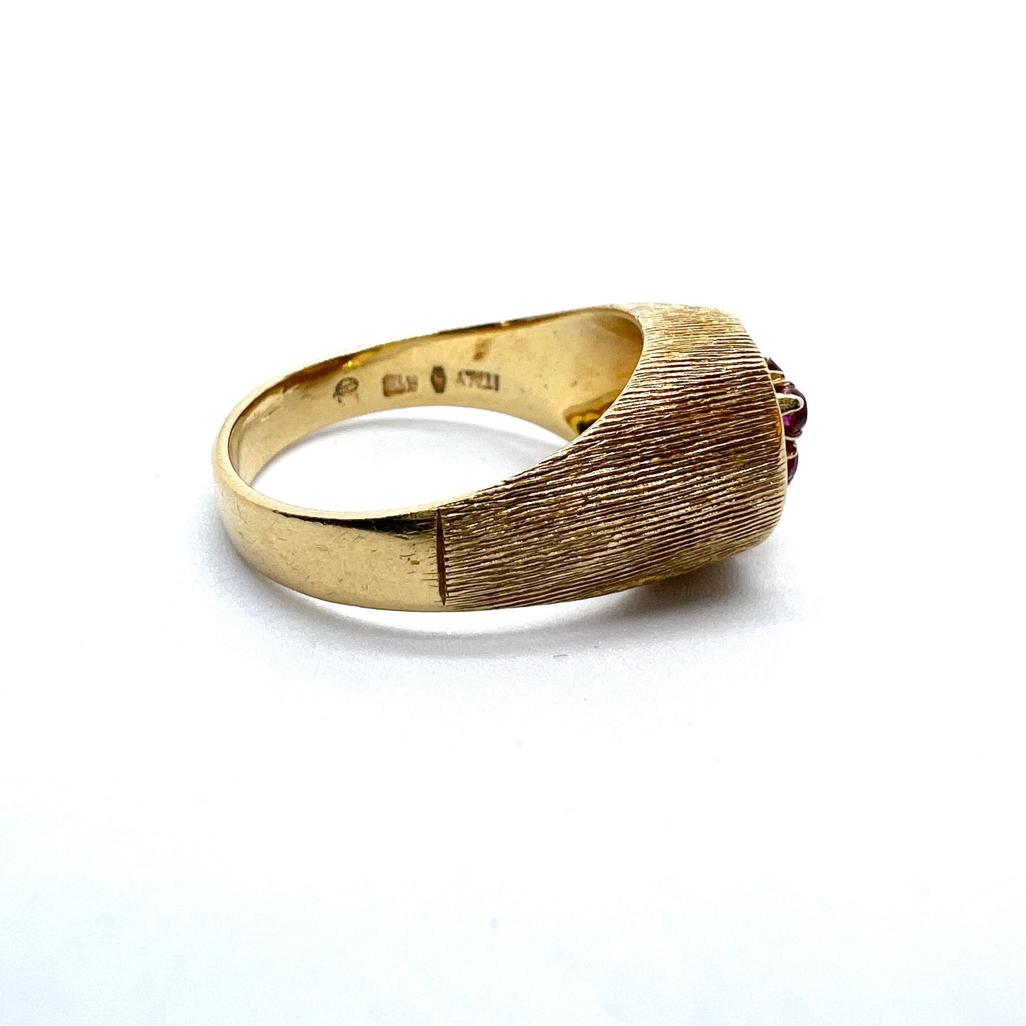 GARAVELLI ALDO, Italy c 1940s. Vintage 18k Gold Ruby Ring