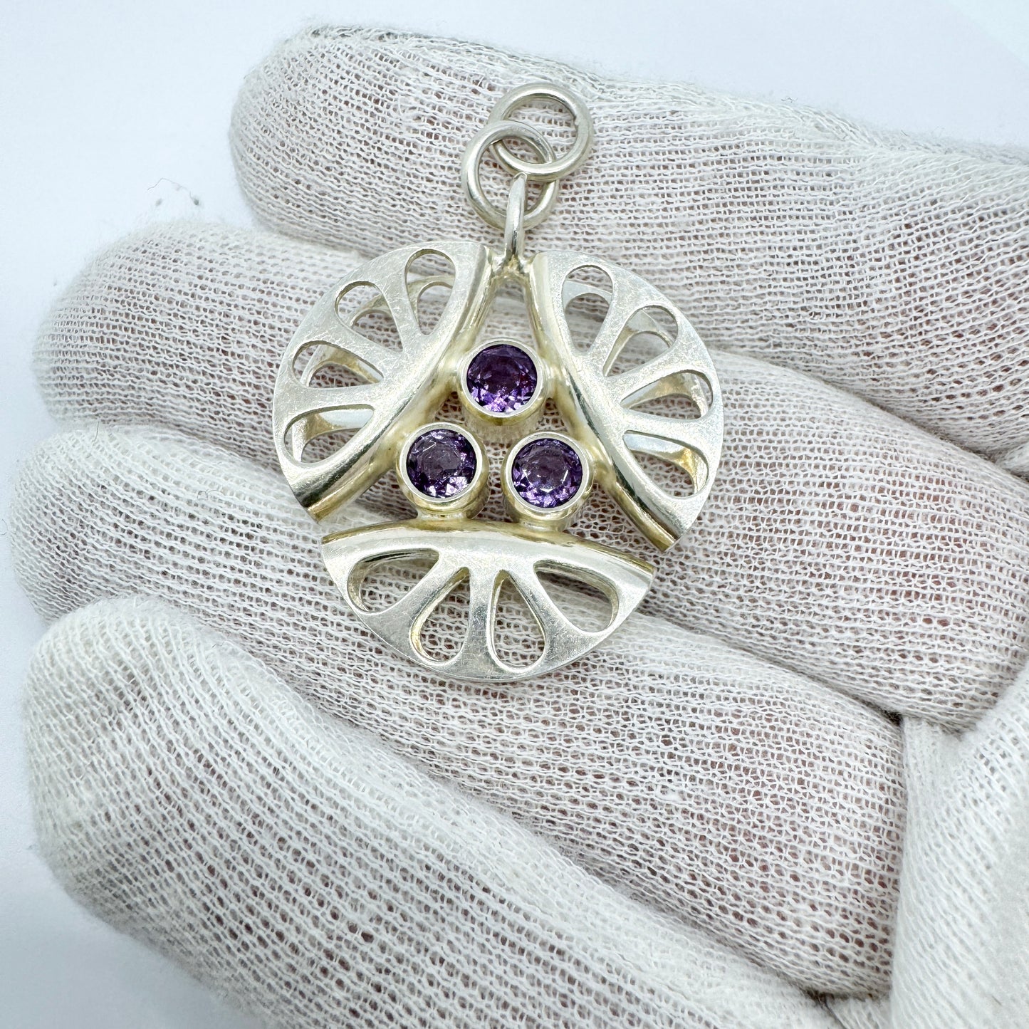 Elis Kauppi, Kupittaan Kulta Finland c 1960s. Vintage Sterling Silver Amethyst Pendant.