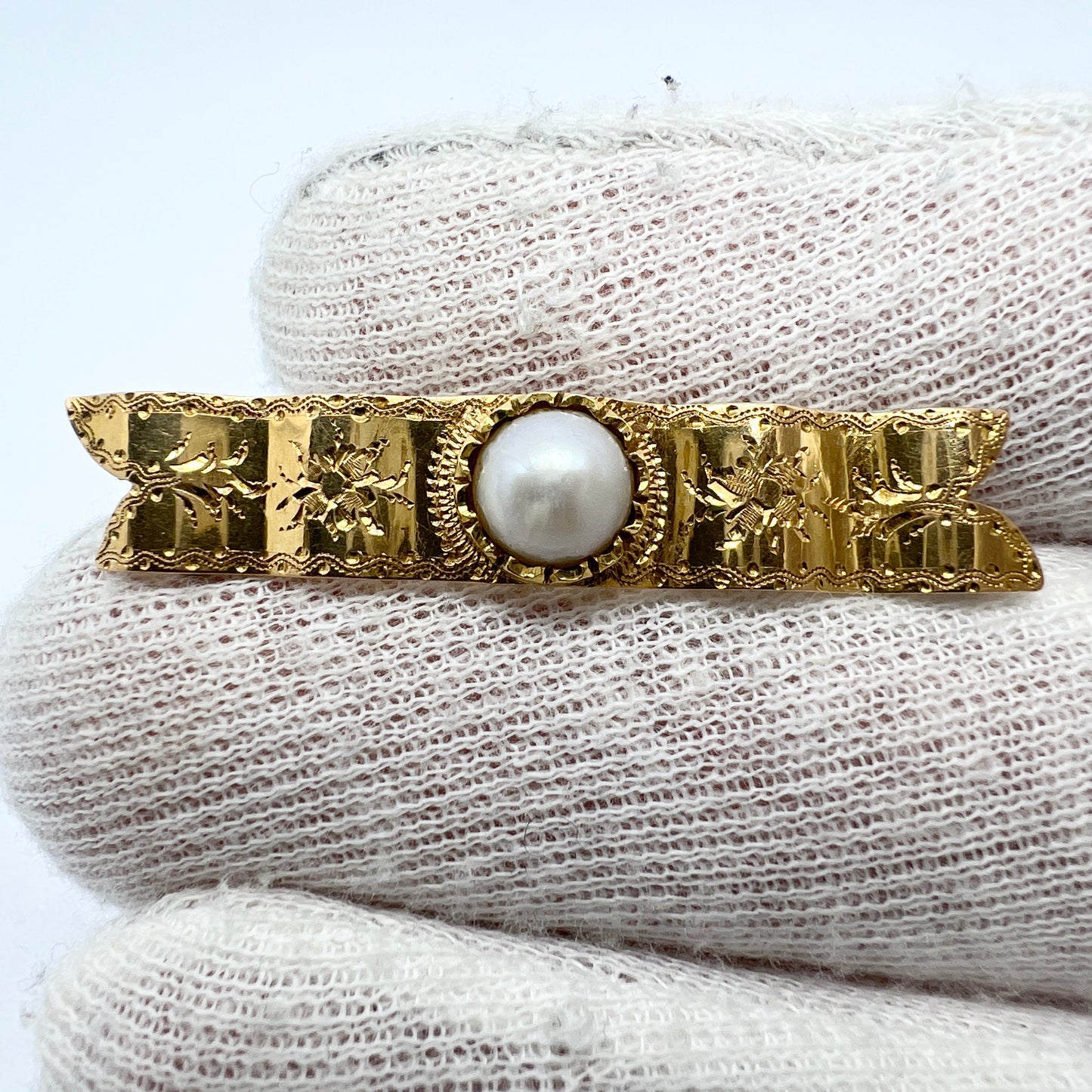 Stockholm 1892, Antique Victorian 18k Gold Pearl Memory Pin Brooch.
