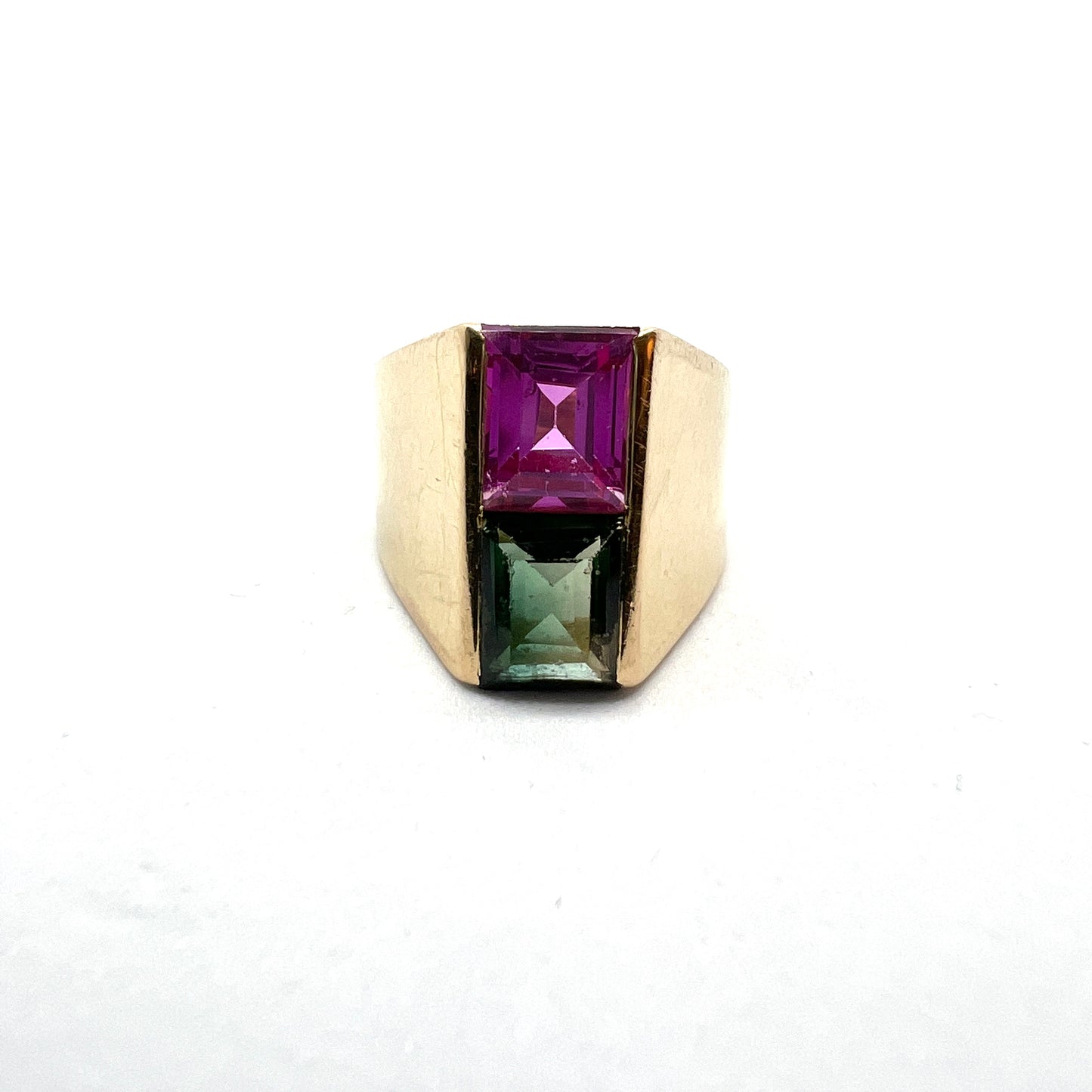 Hellerstedt, Sweden 1964 Vintage 18k Gold Synthetic Sapphire Tourmaline Ring.