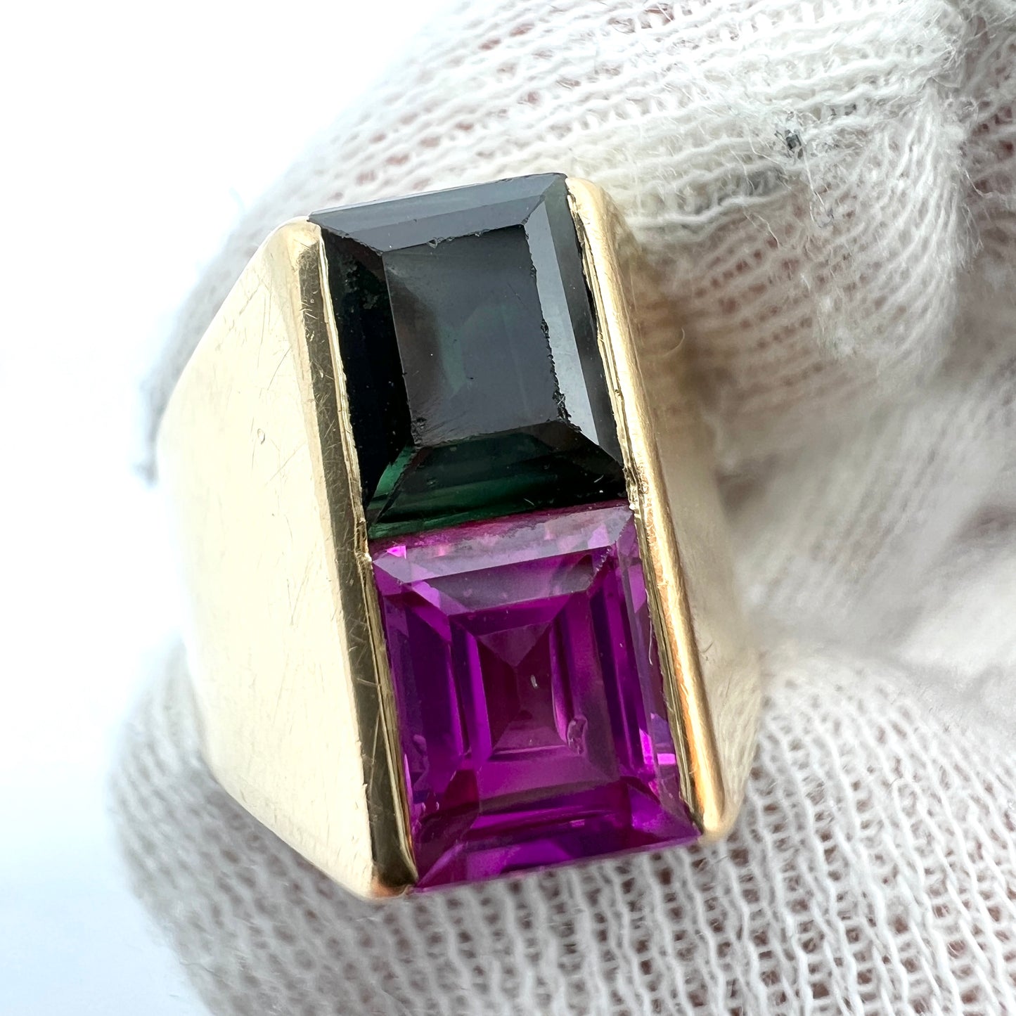 Hellerstedt, Sweden 1964 Vintage 18k Gold Synthetic Sapphire Tourmaline Ring.