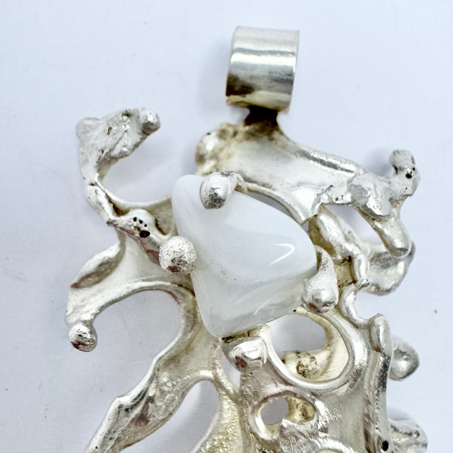 Vintage 1970s Solid Silver Agate Pendant.