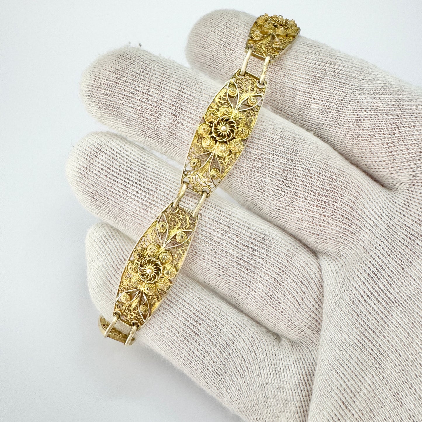 Vintage 1940-50s Gilt Solid Silver Filigree Bracelet.