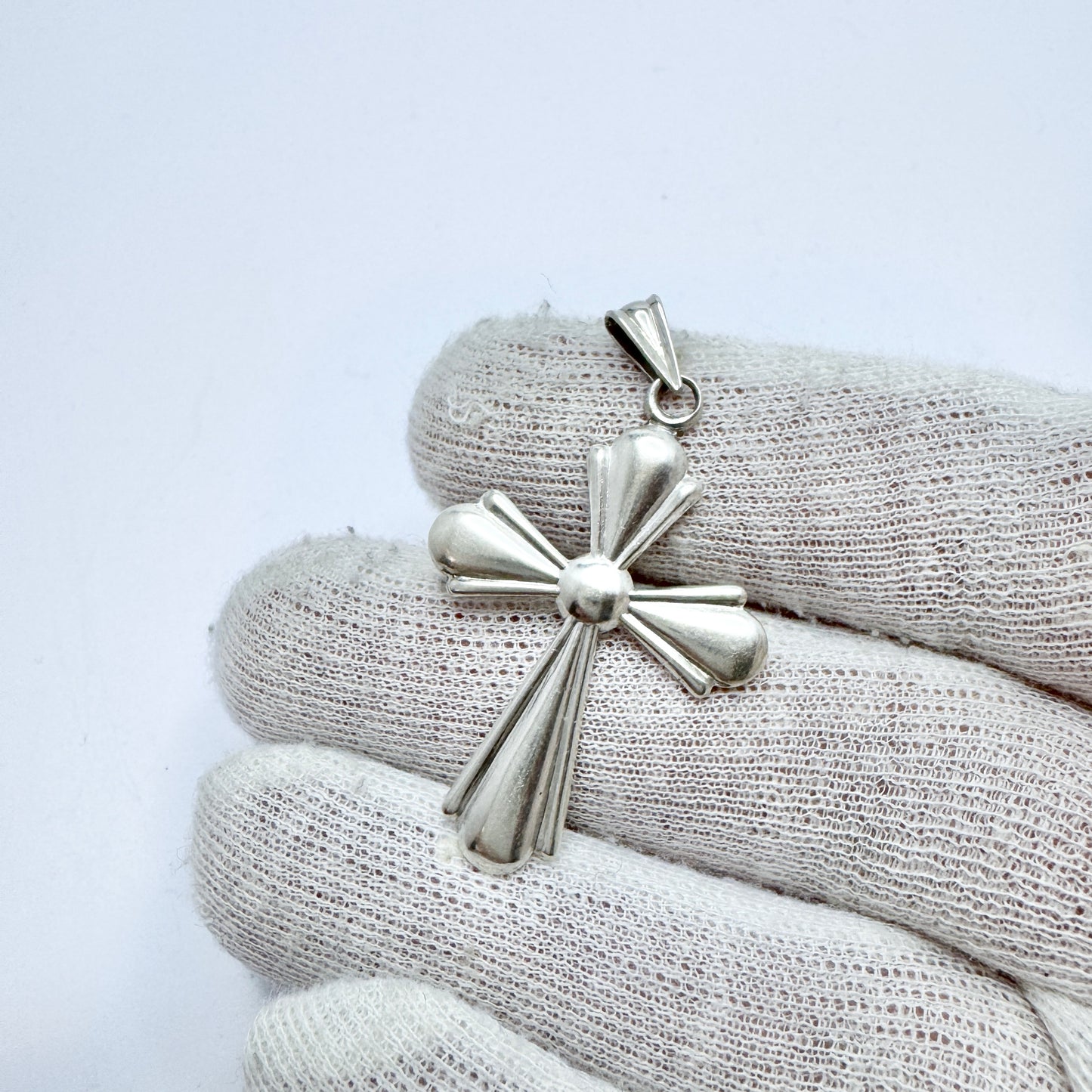 S Peterson, Sweden 1947. Vintage Solid Silver Cross Pendant.