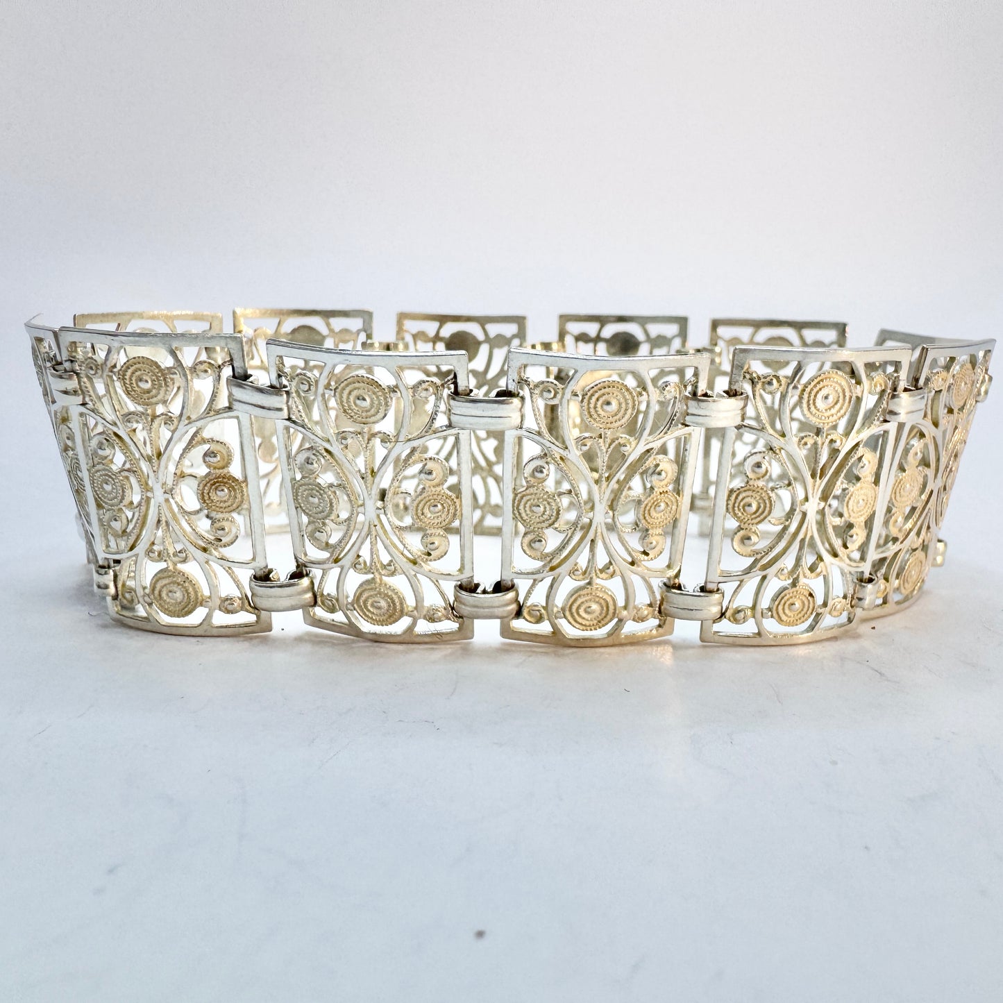 The Netherlands. Vintage Solid Silver Filigree Bracelet.