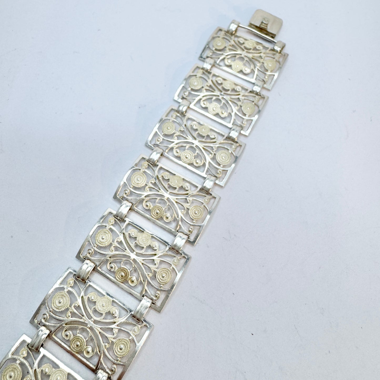 The Netherlands. Vintage Solid Silver Filigree Bracelet.